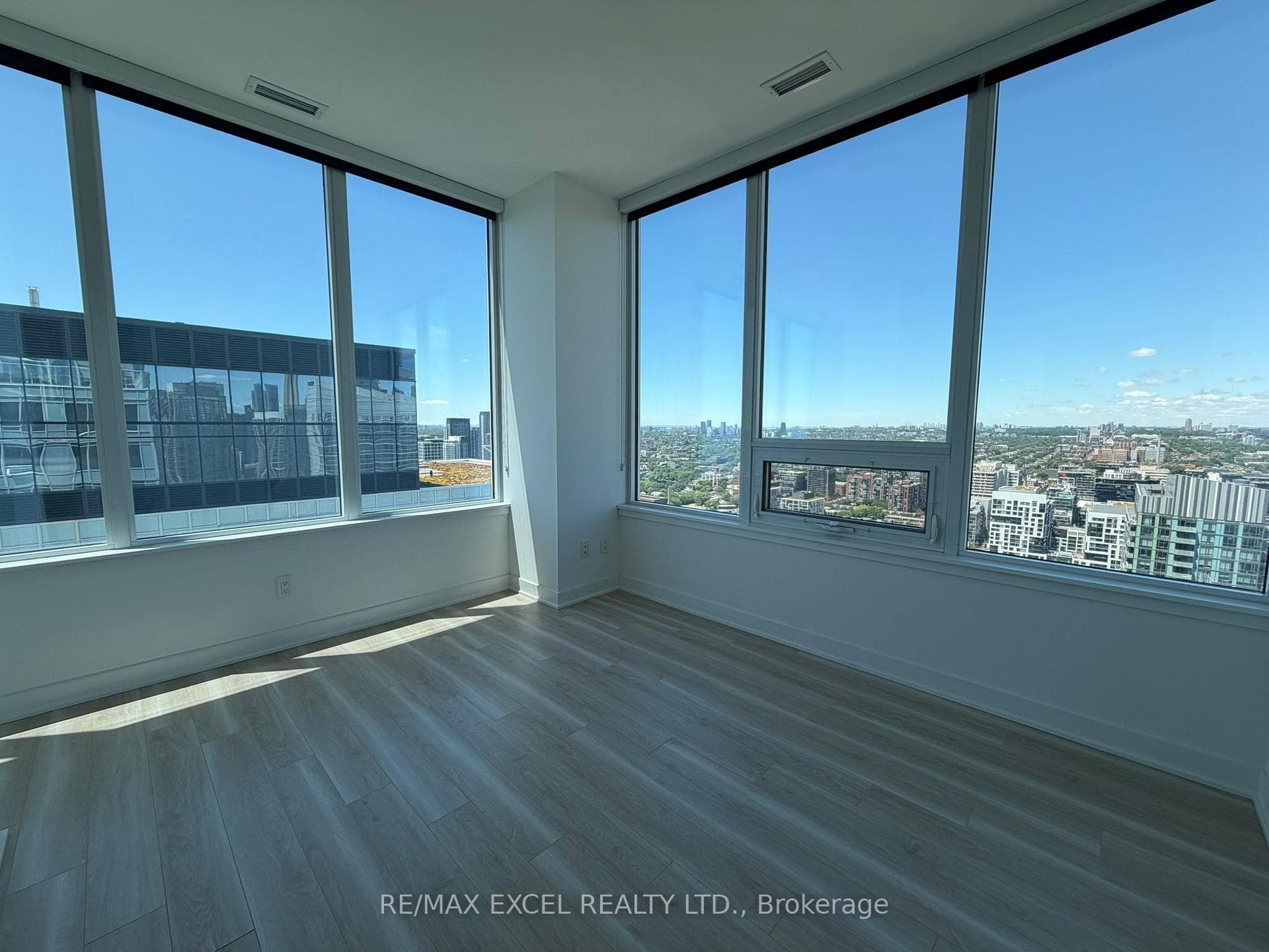 17 Bathurst Street Unit 4606 photo 9