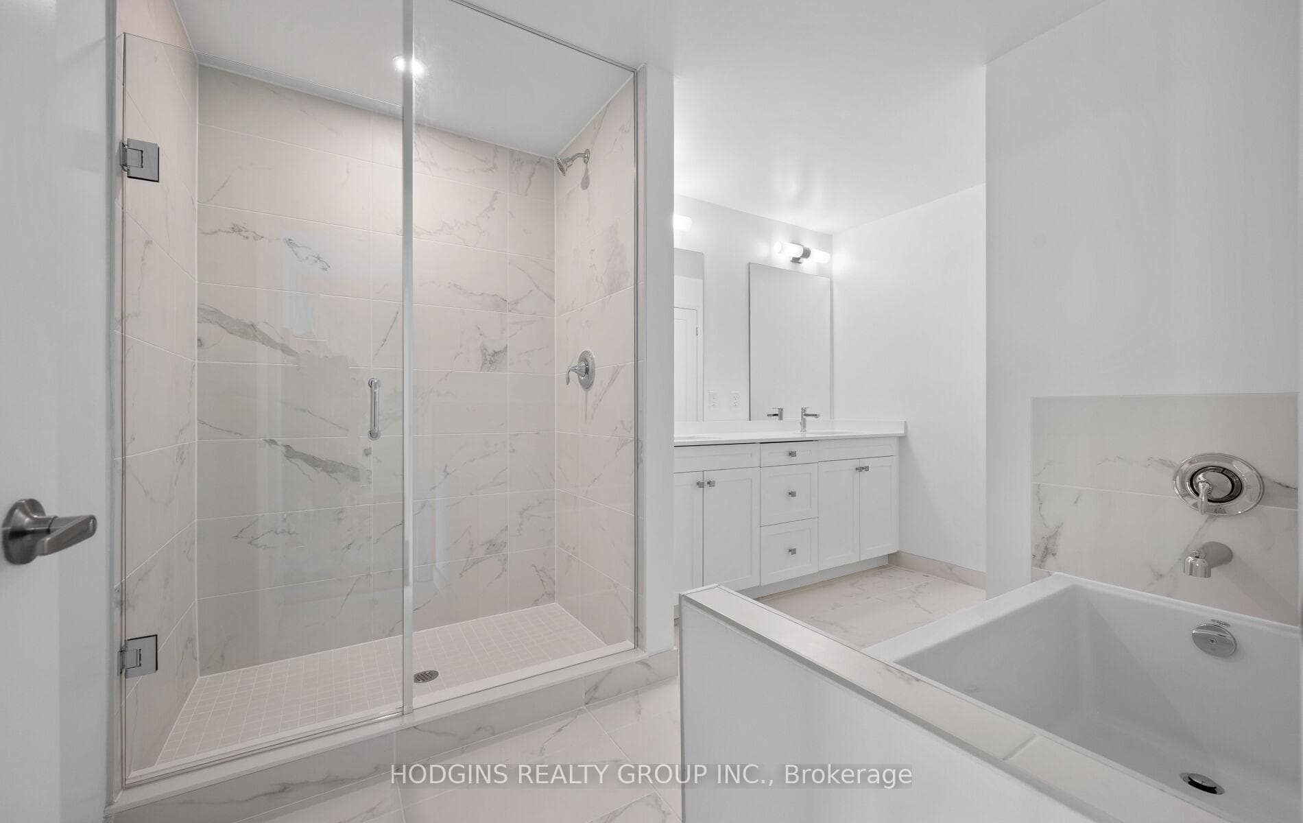 1035 Southdown Road Unit LPH 1801 photo 23
