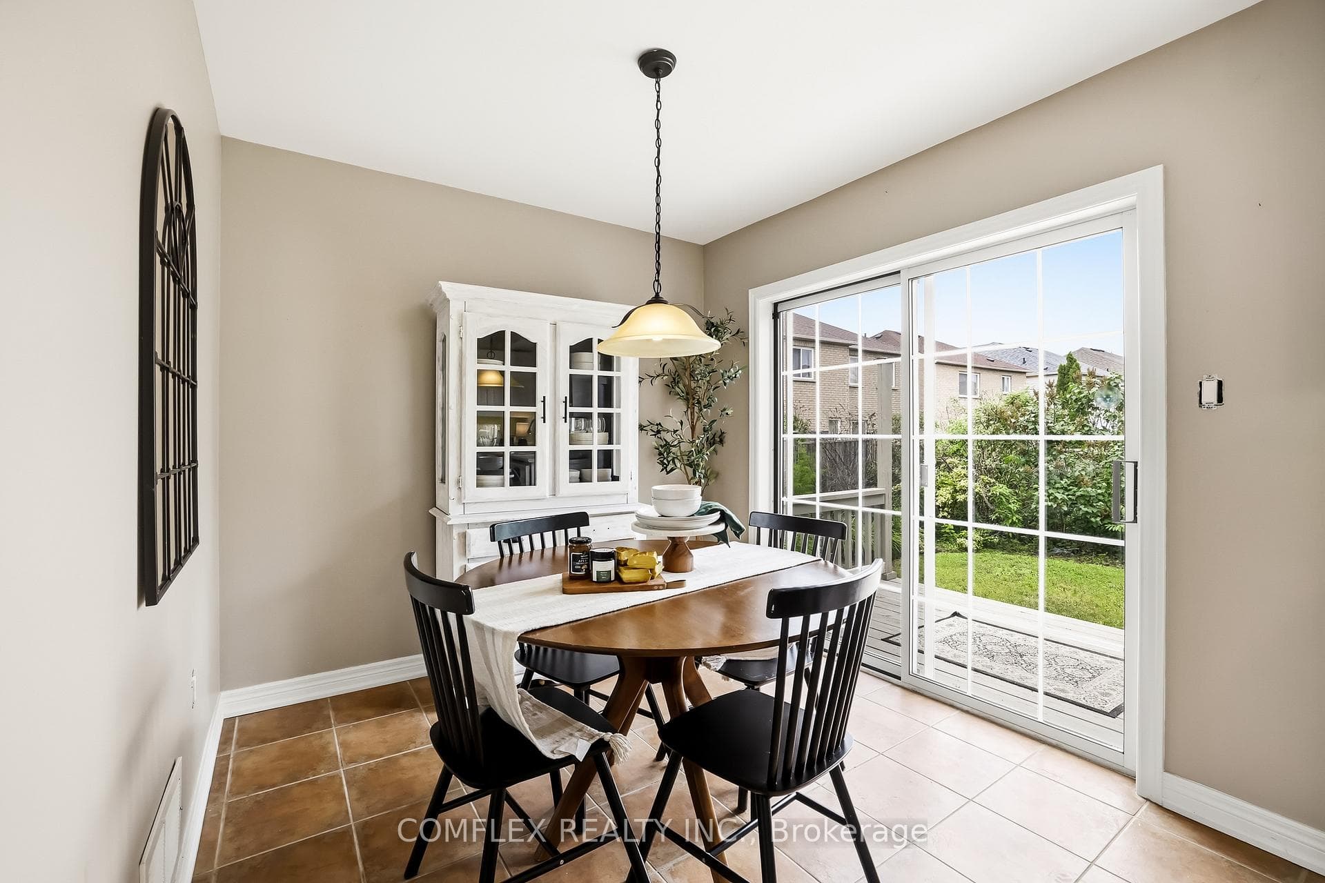 2 Armitage Crescent photo 18