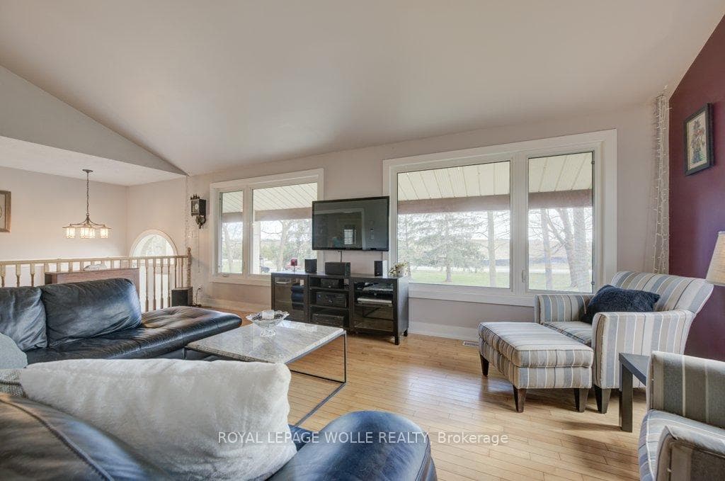 110 Peel Street photo 5