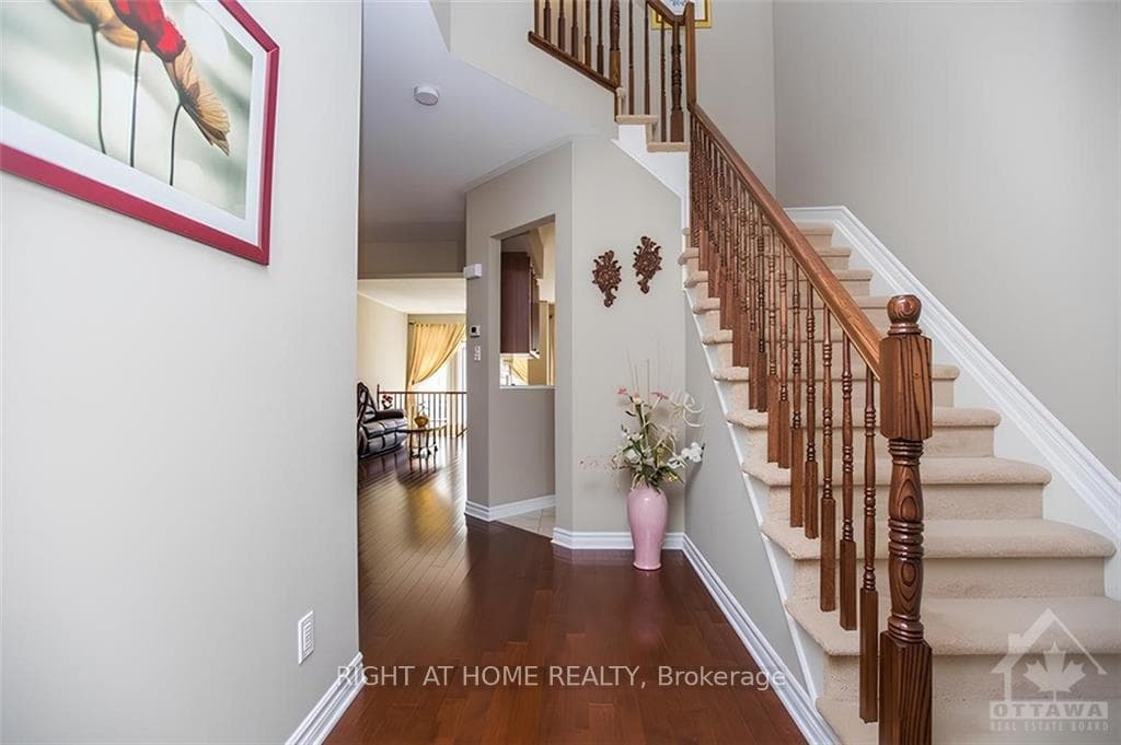 432 ARNCLIFFE Avenue photo 9