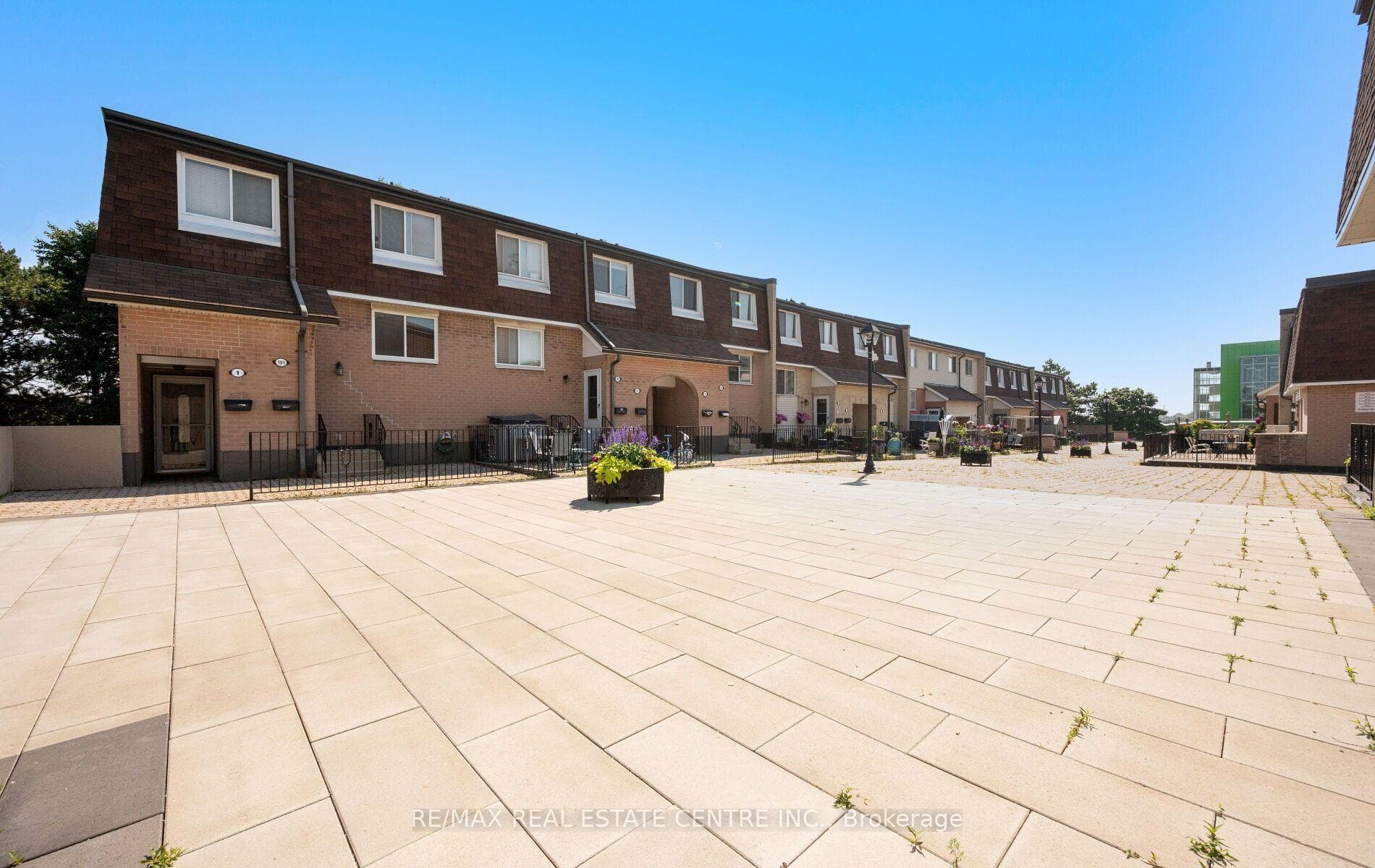 2170 Bromsgrove Road Unit 2 photo 2