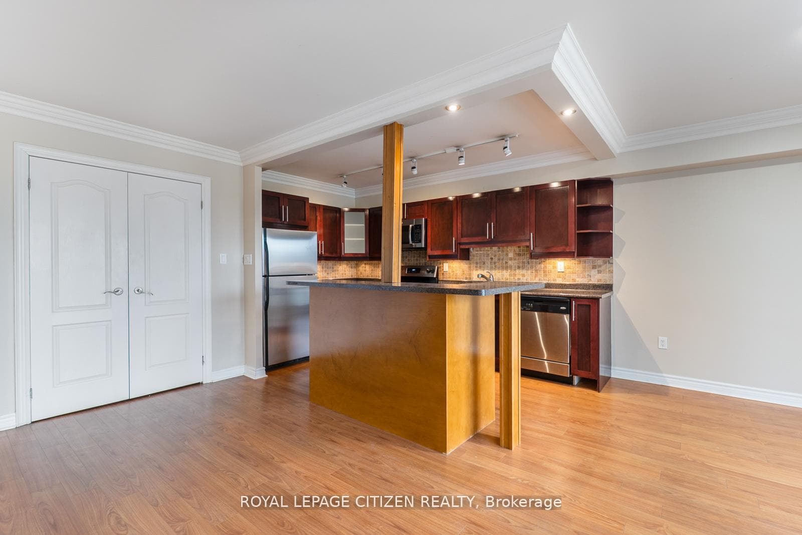 260 Seneca Hill Drive Unit 202 photo 11
