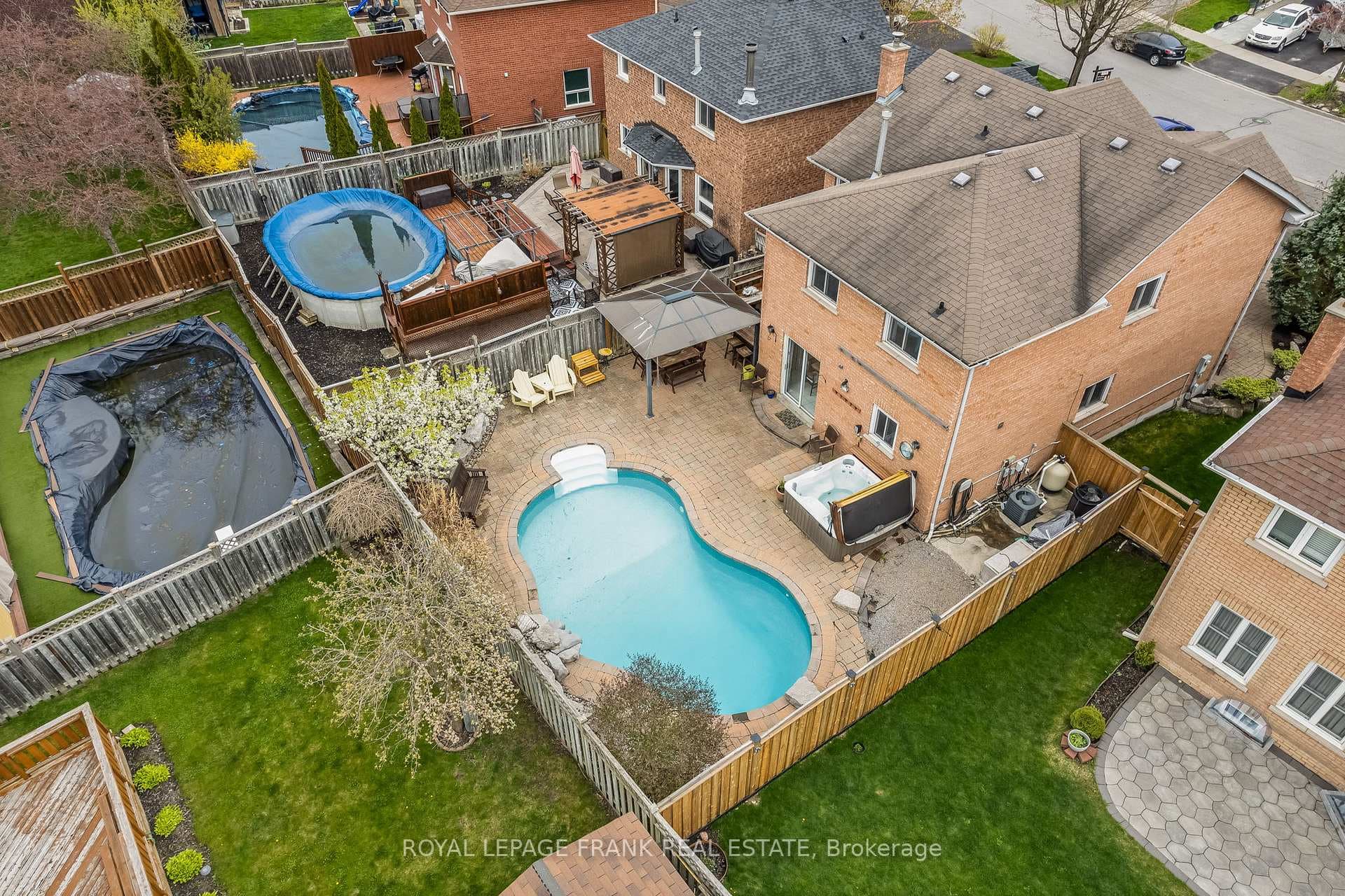 54 Ringwood Drive photo 3