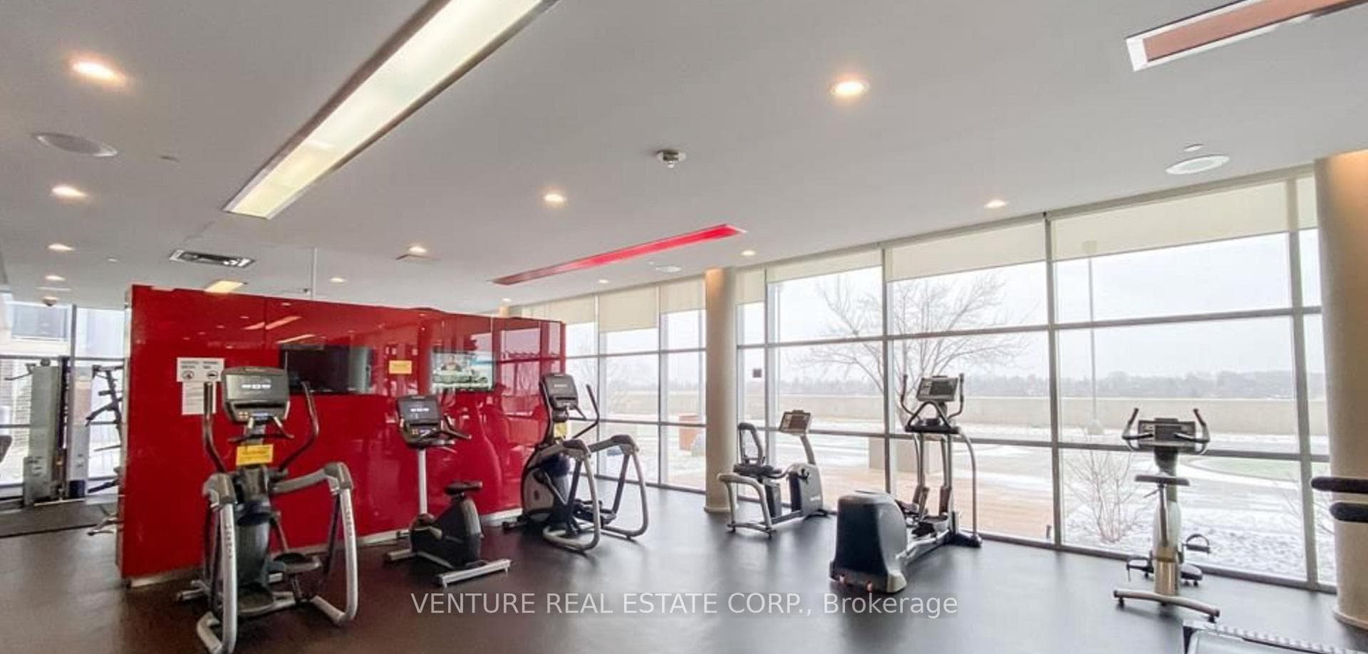 135 Village Green Square Unit 617 photo 27