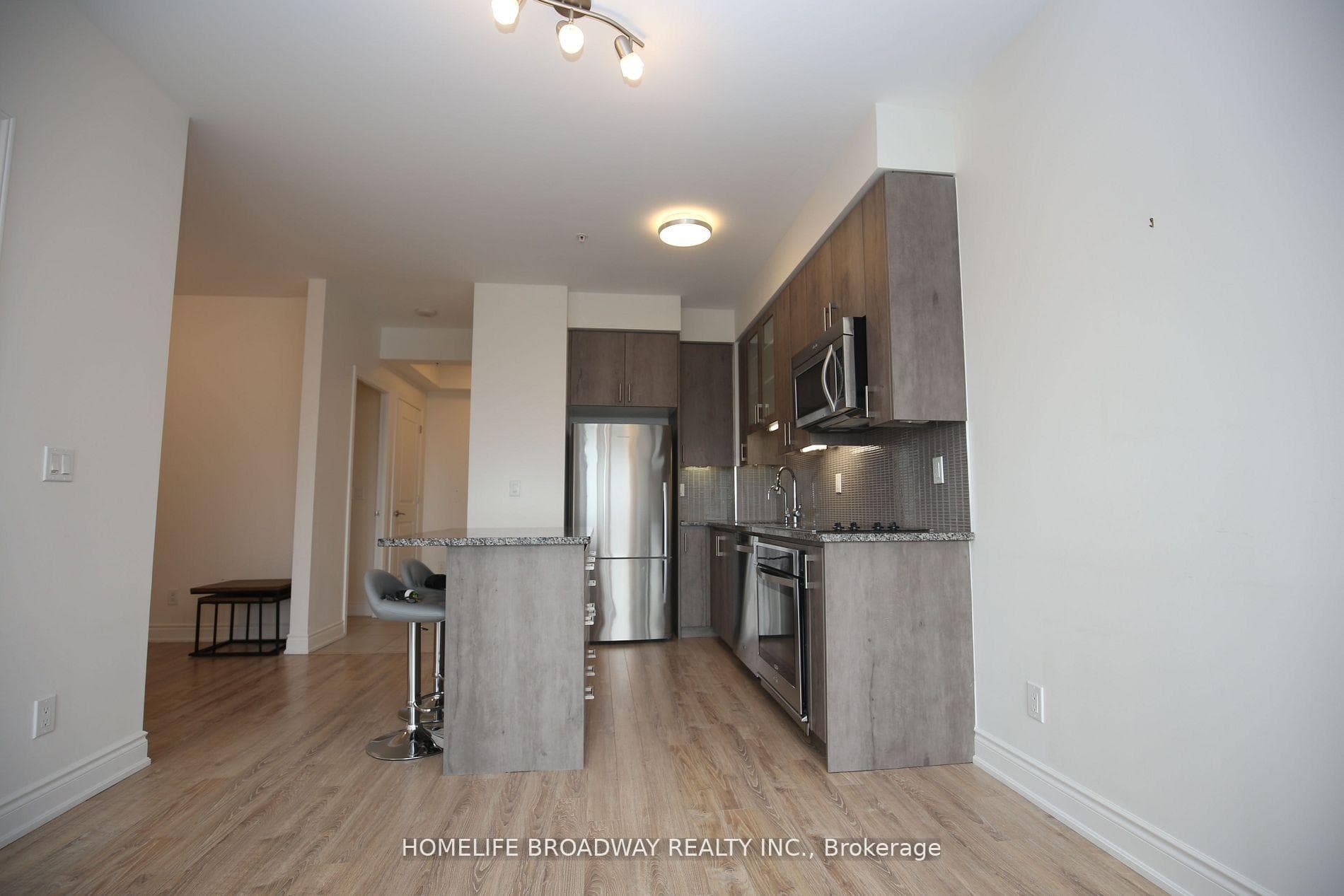 9090 Yonge Street Unit 1606B photo 7