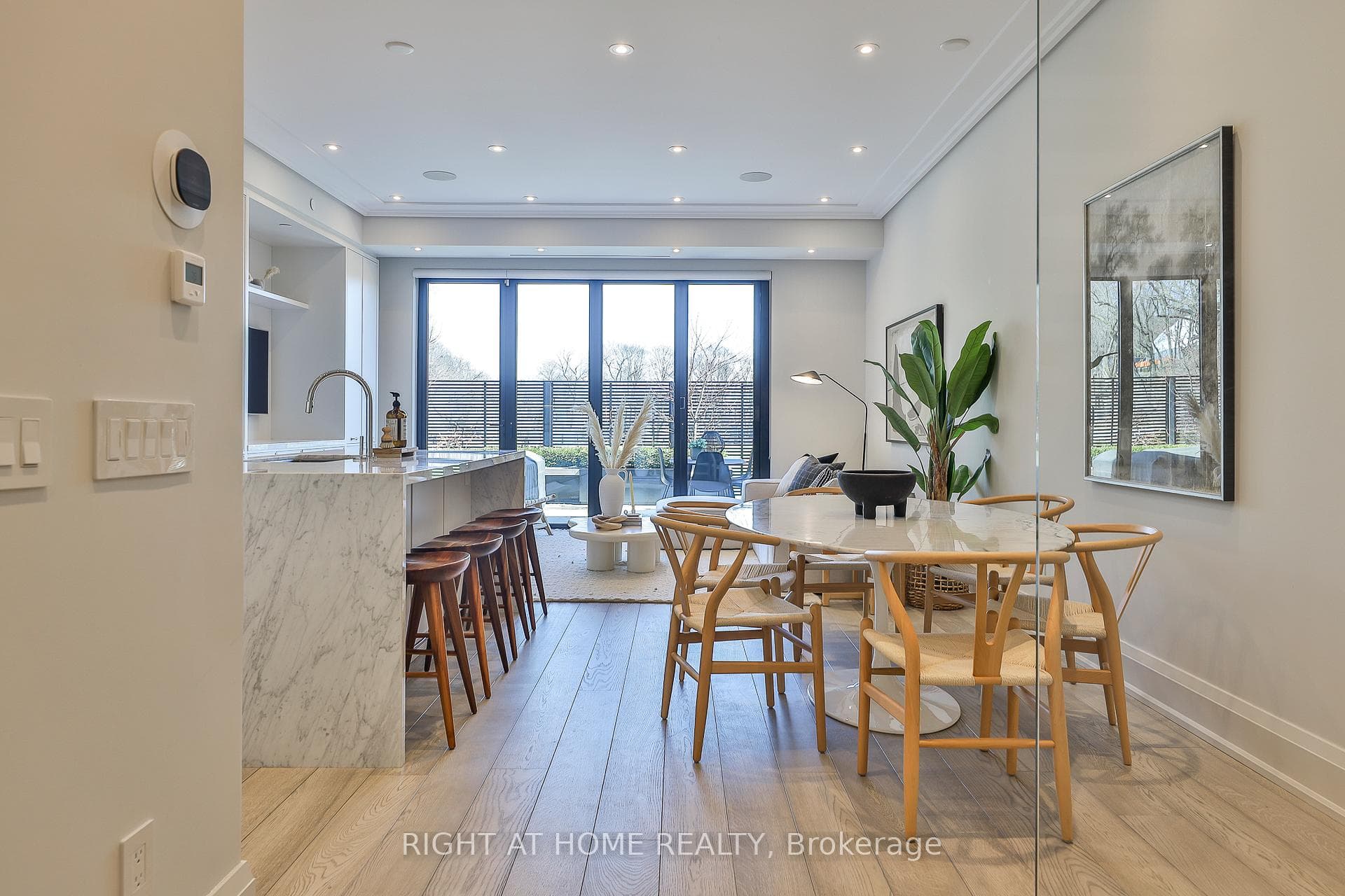 363 Avenue Road photo 4
