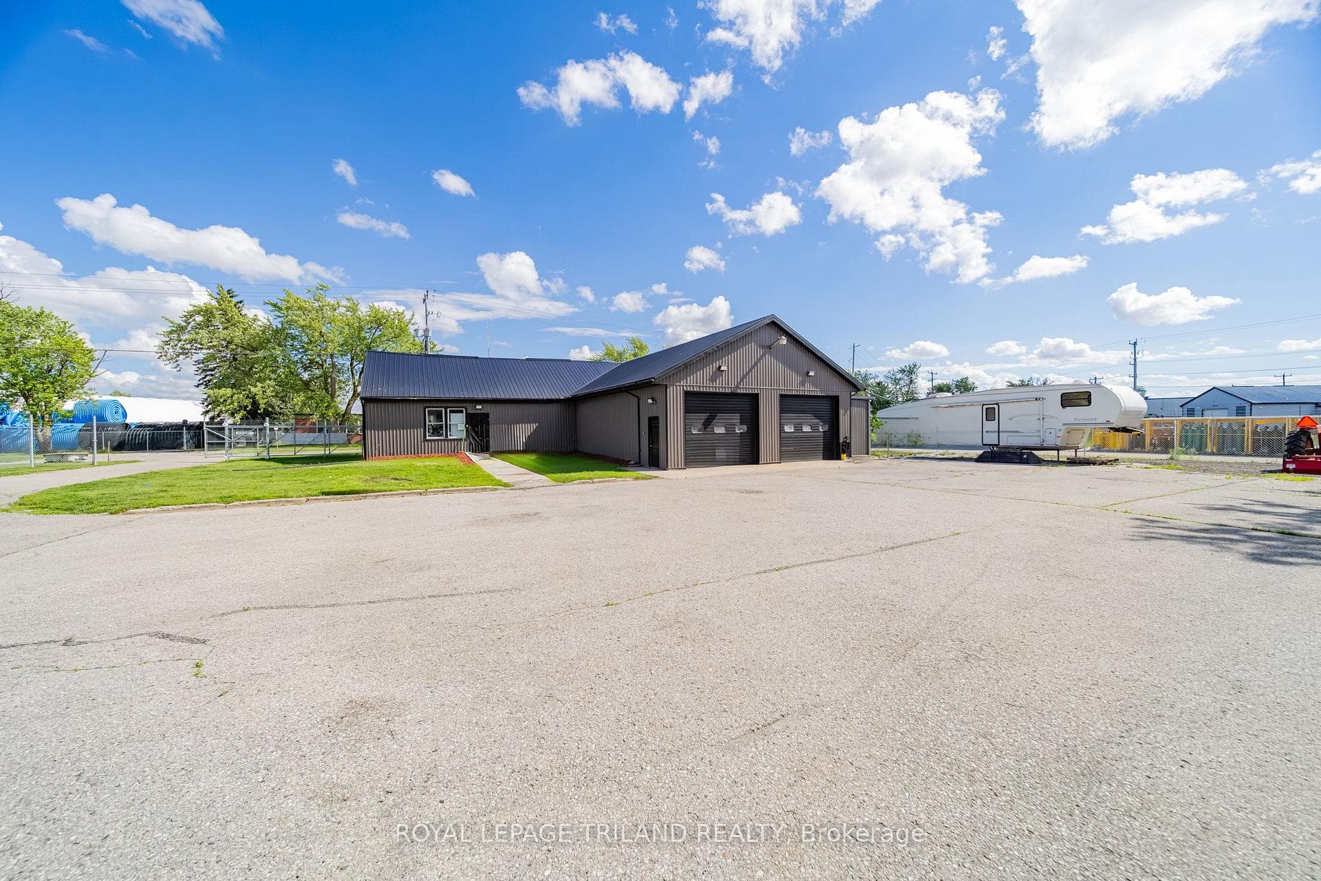 422 Canada Avenue photo 5