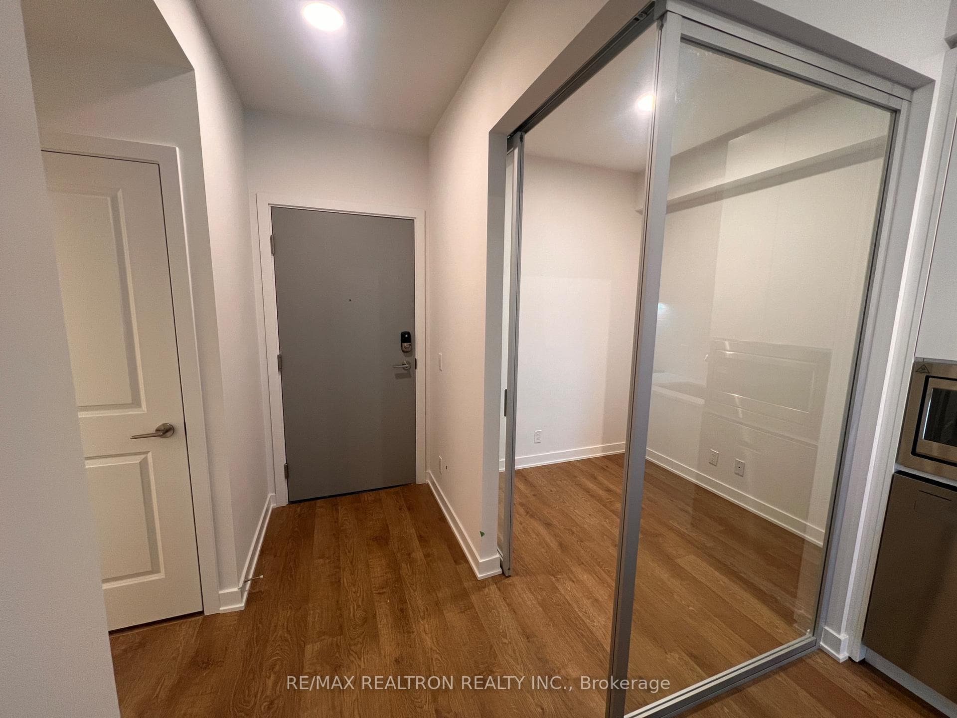 30 Upper Mall Way Unit A-2108 photo 31