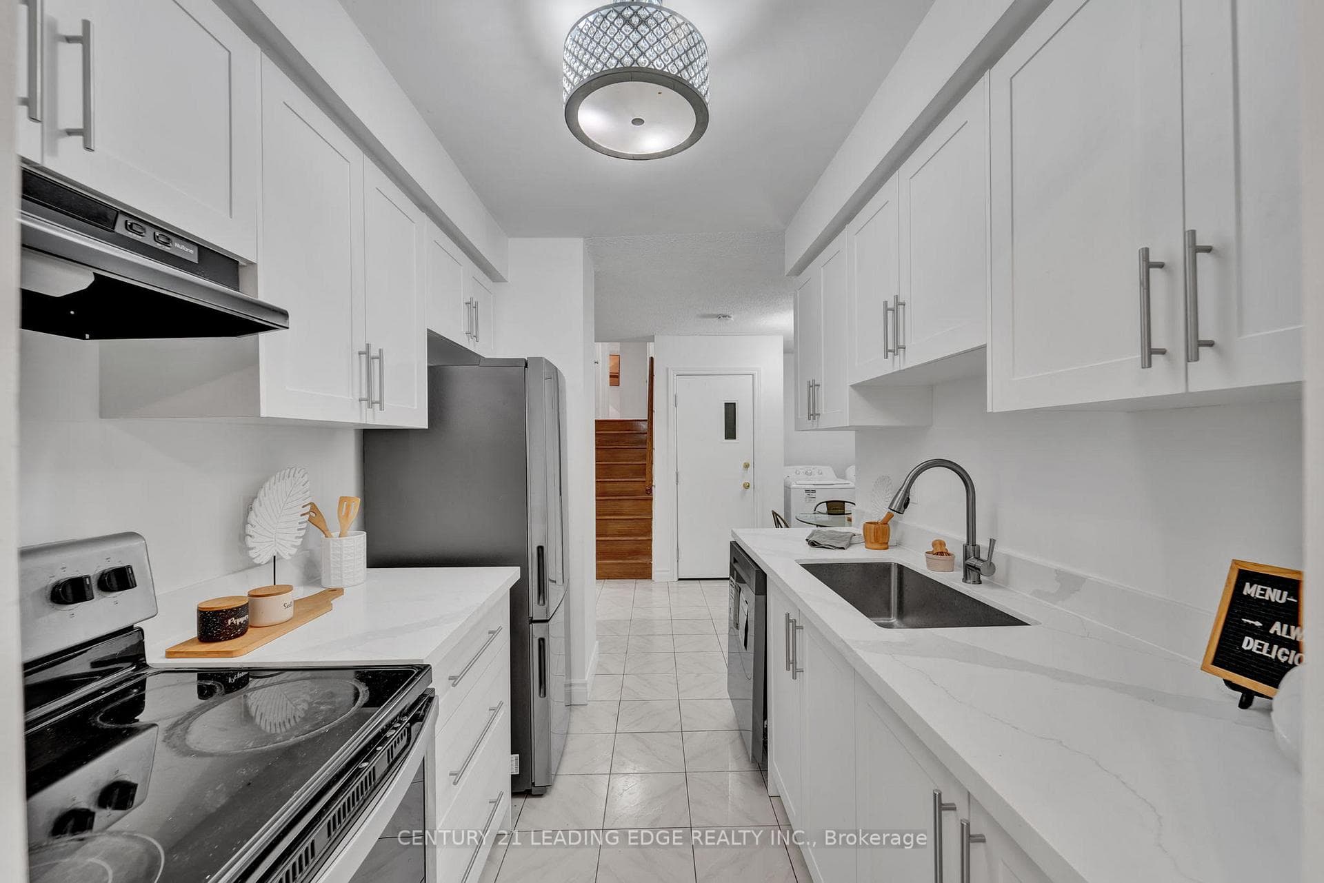 832 Donegal Avenue photo 6