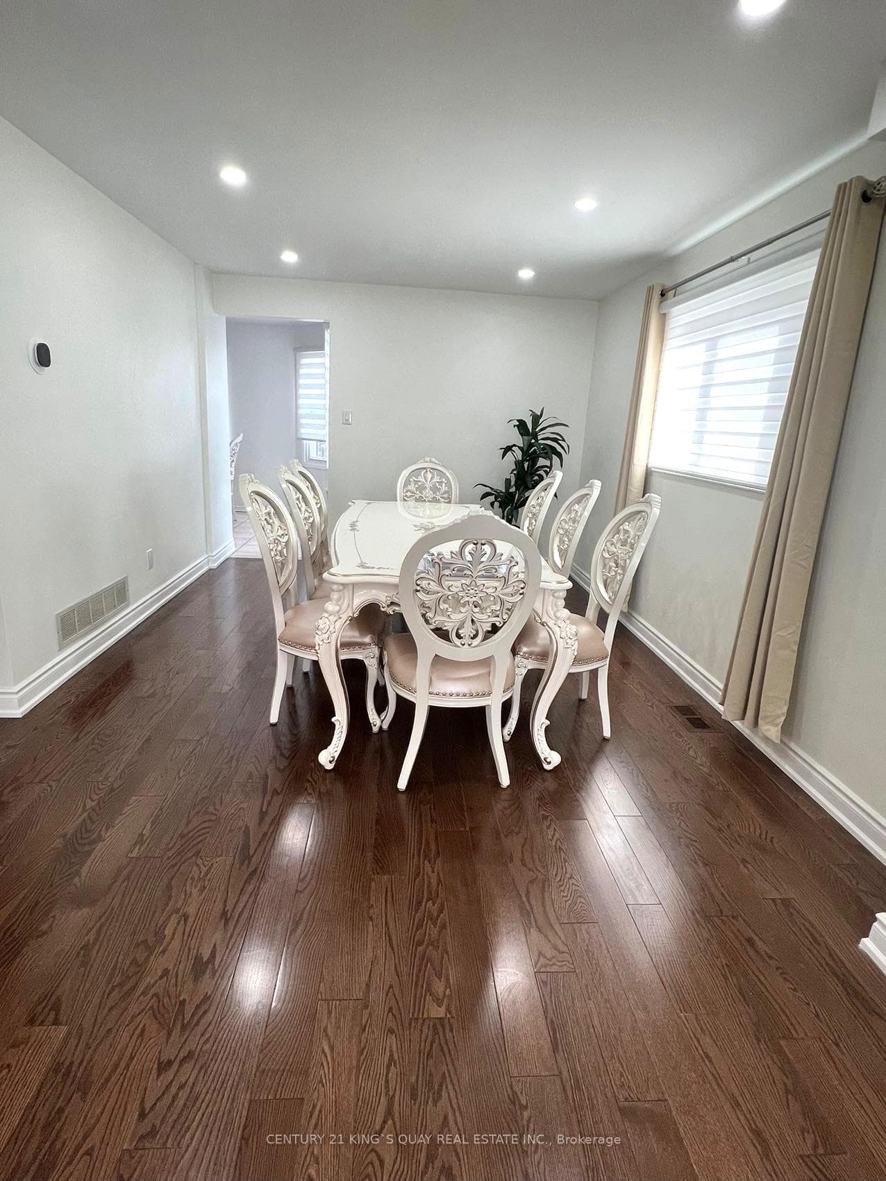 75 Cairns Drive photo 4