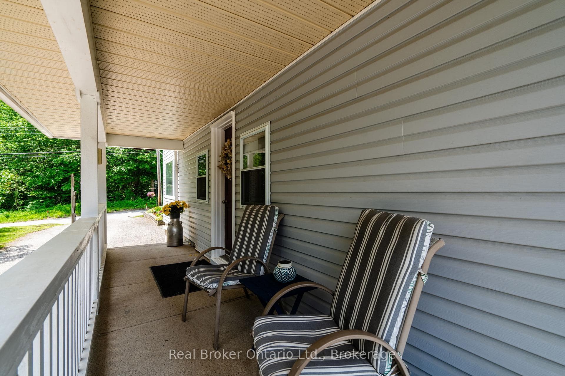 Deck - Side Entrance