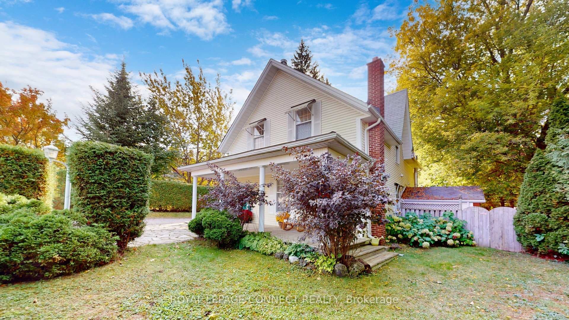 221 John Street photo 2