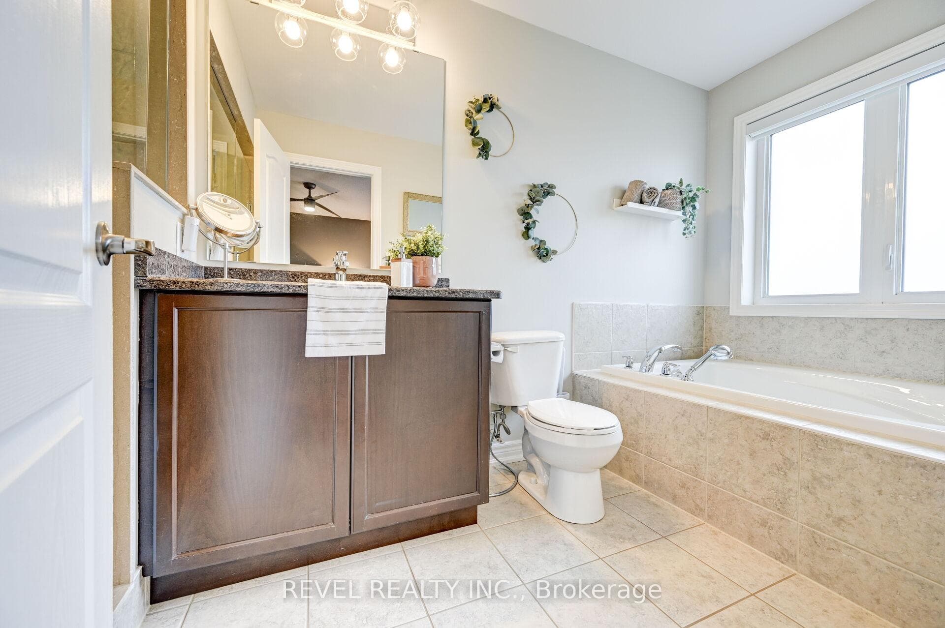 7 Jolana Crescent photo 21
