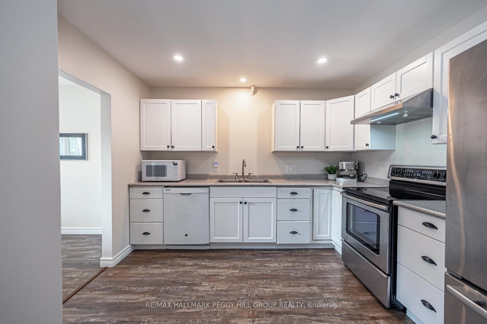 377 Fitton Street photo 5