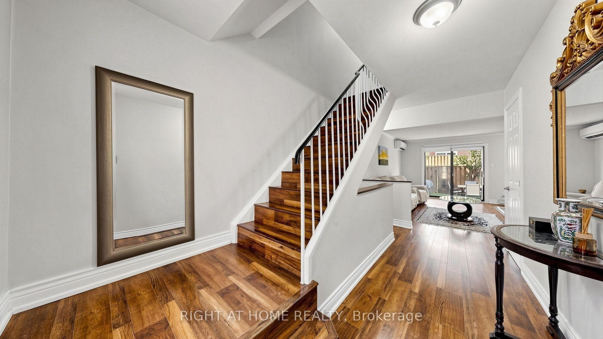 4 Harper Way photo 4