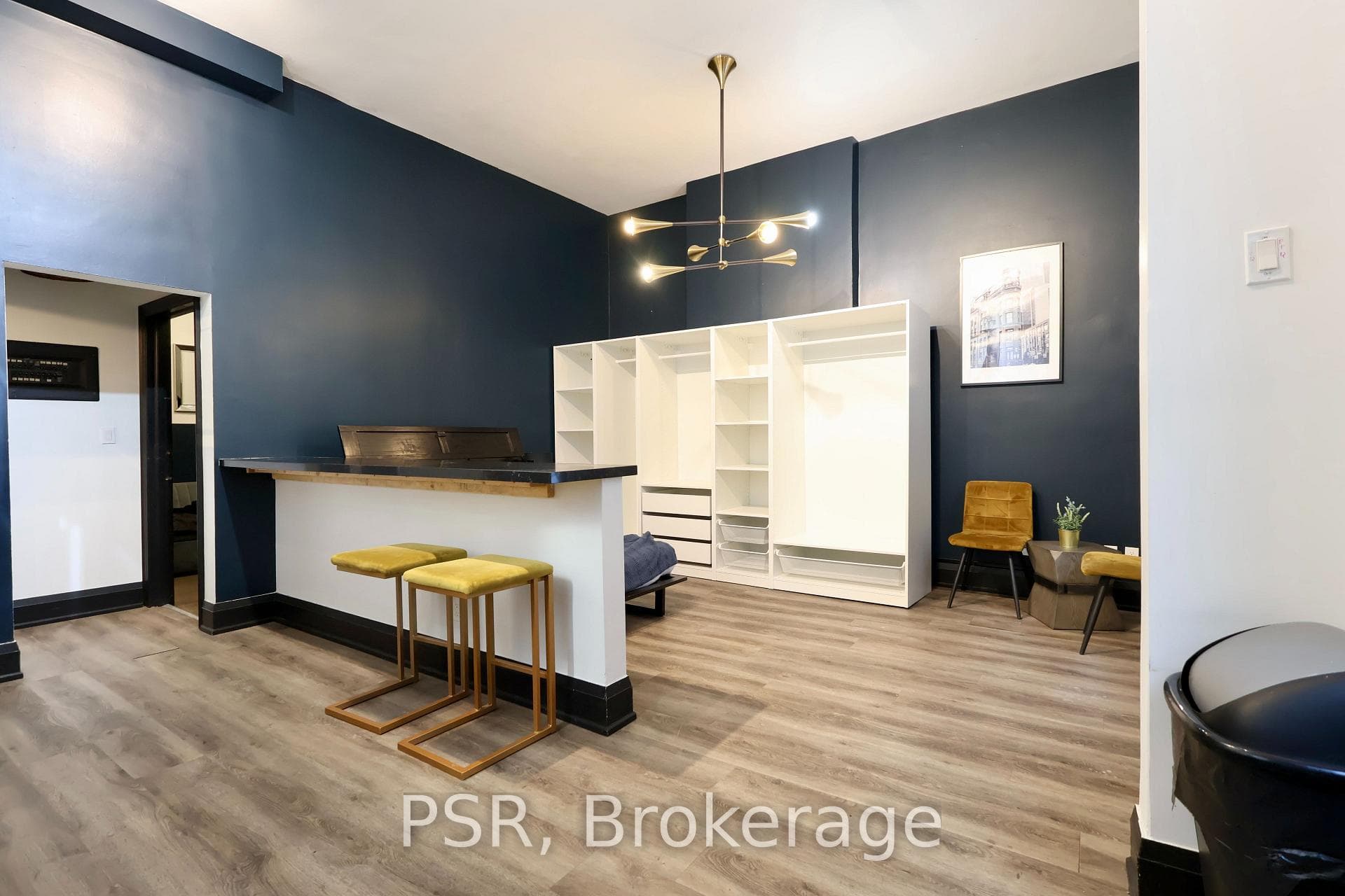 631 Queen Street Unit 3 photo 5