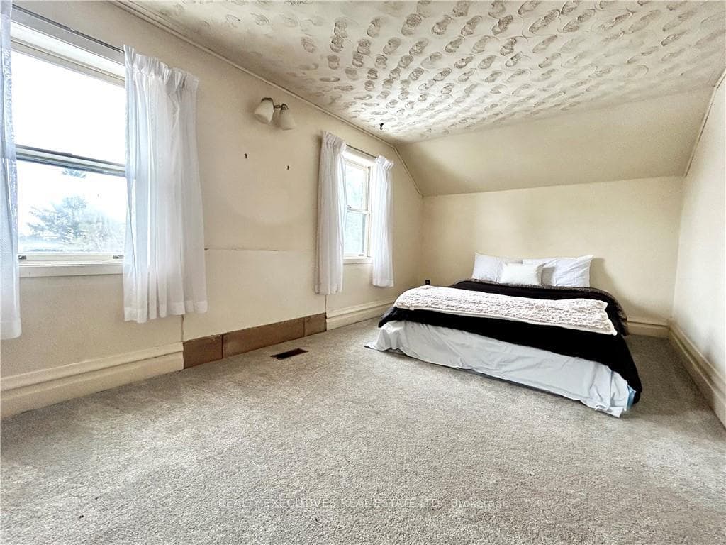 1344 RODNEY Lane photo 19