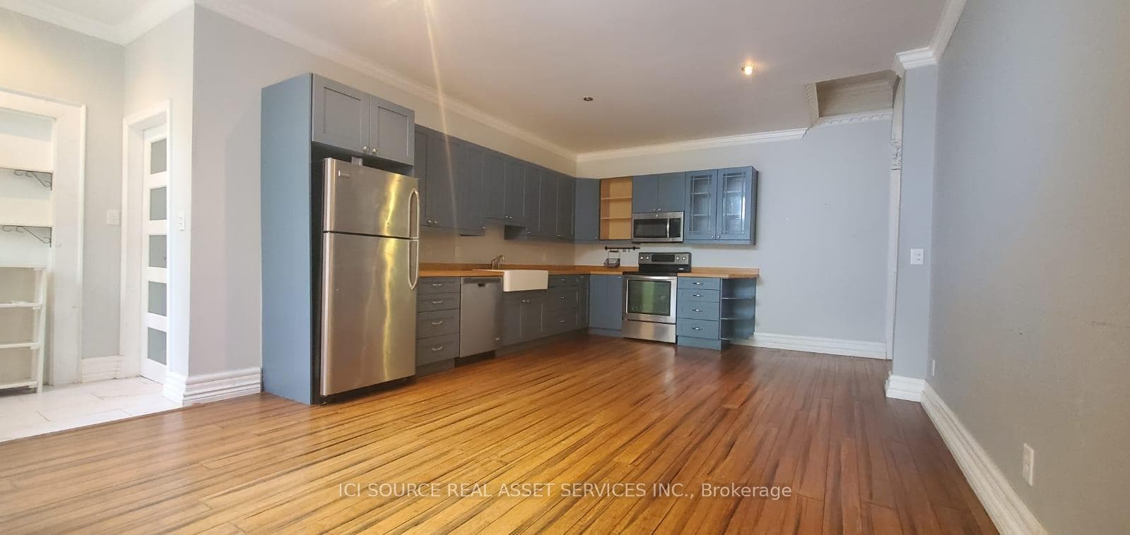 217 Charles Street photo 4