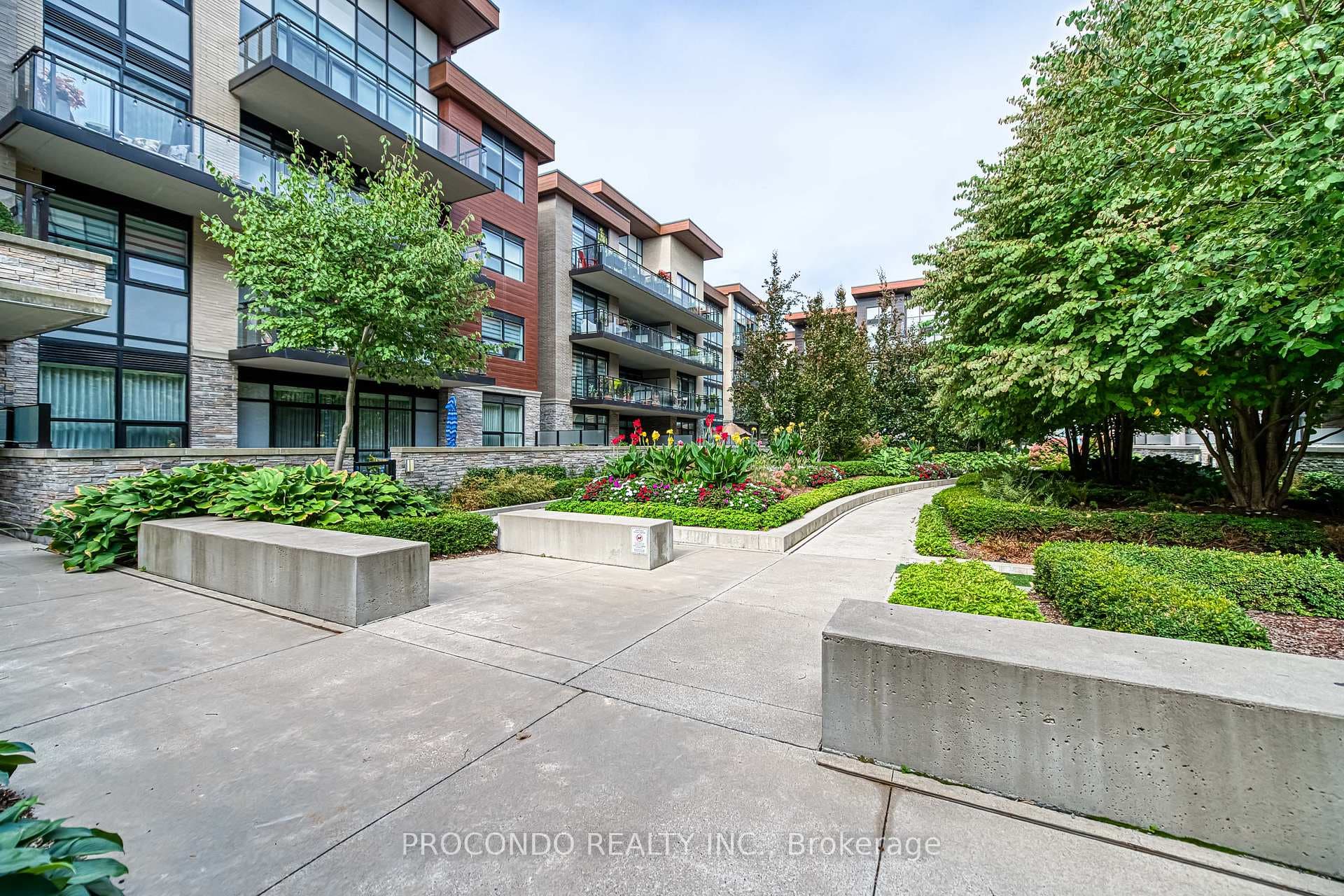 1575 Lakeshore Road Unit 350 photo 5