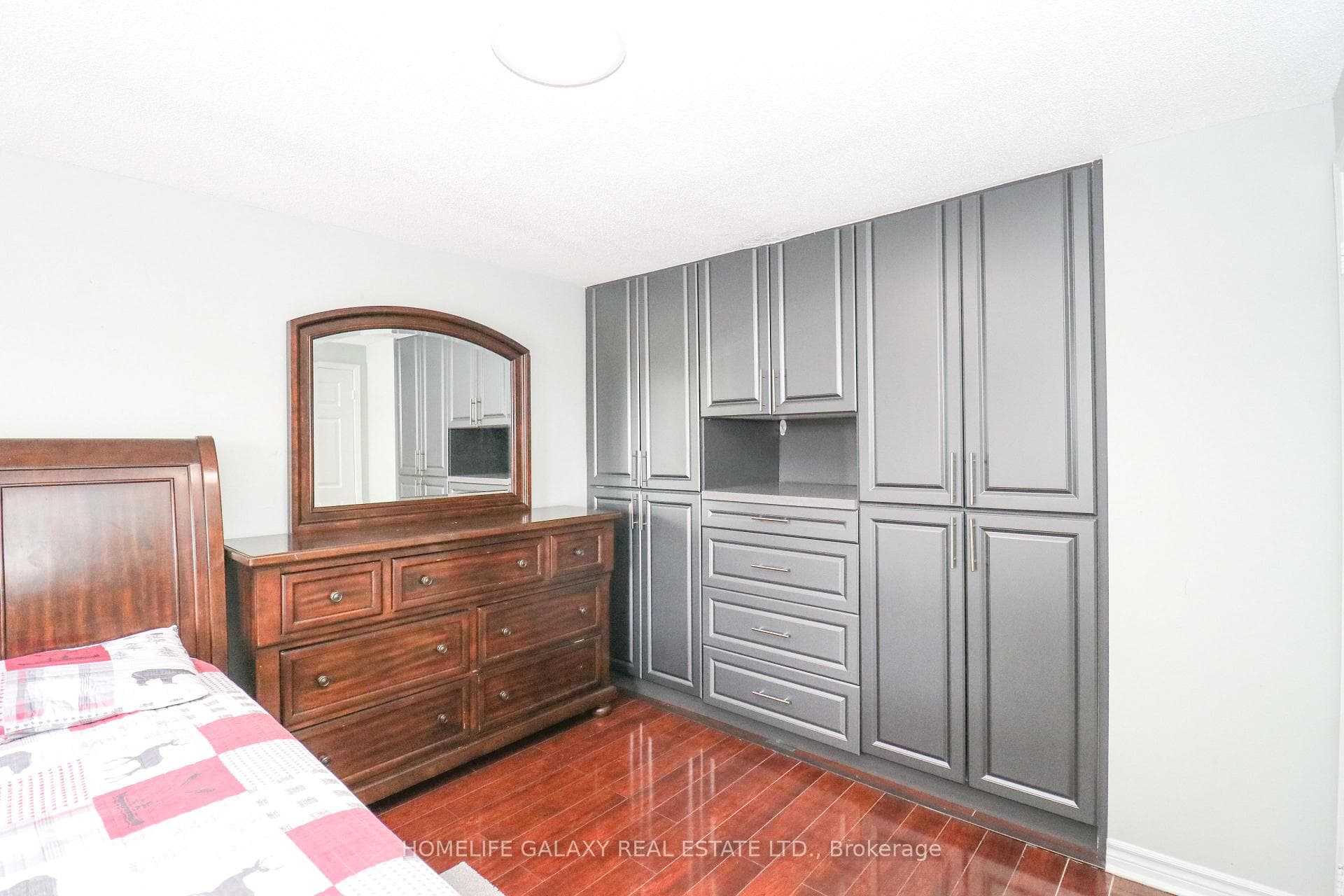 28 Longsword Drive photo 29