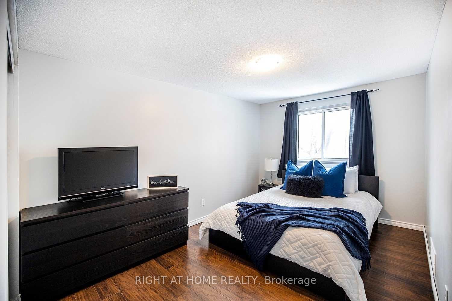 1391 Fenelon Crescent photo 13