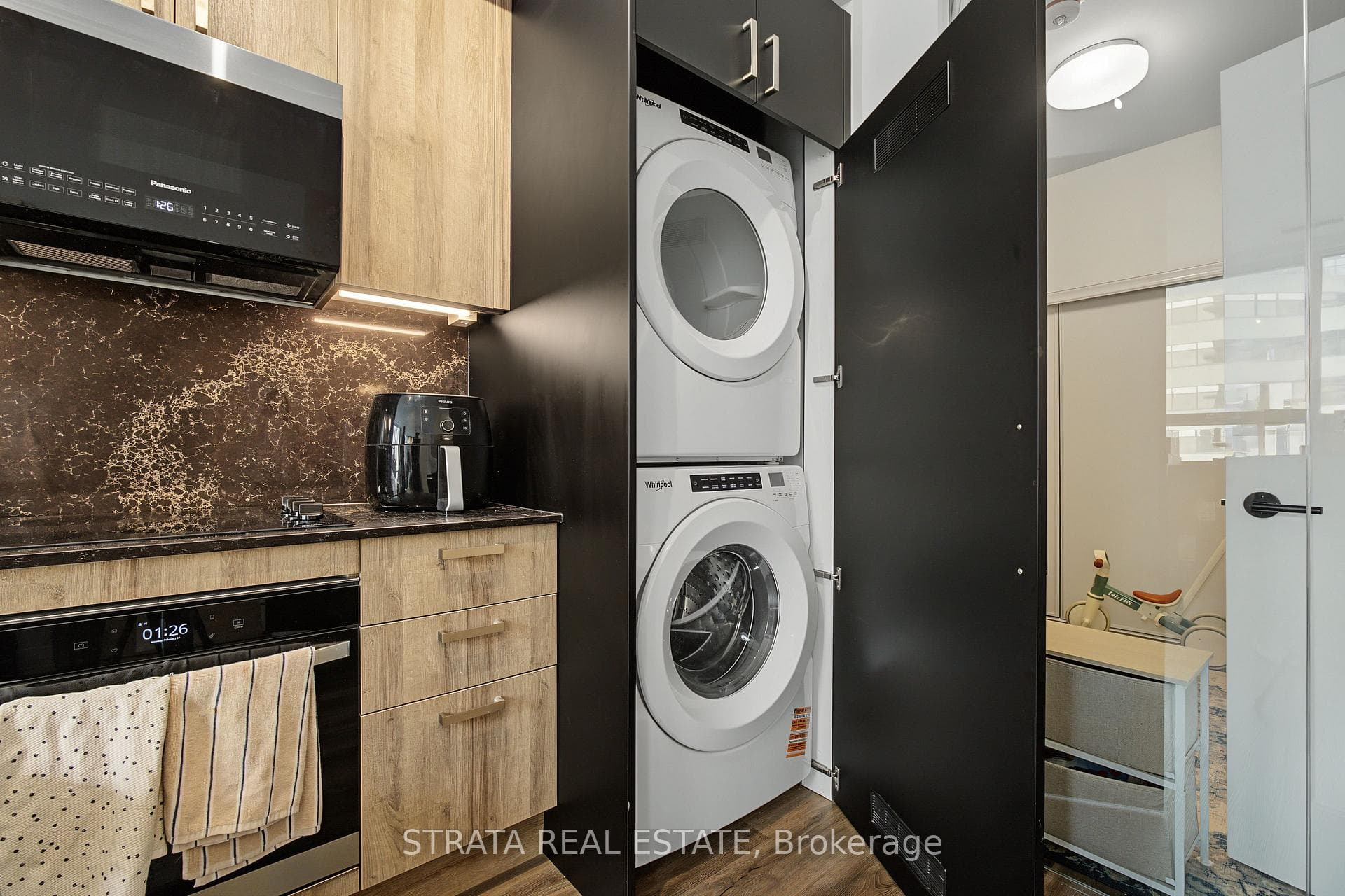 280 Dundas Street Unit 403 photo 11