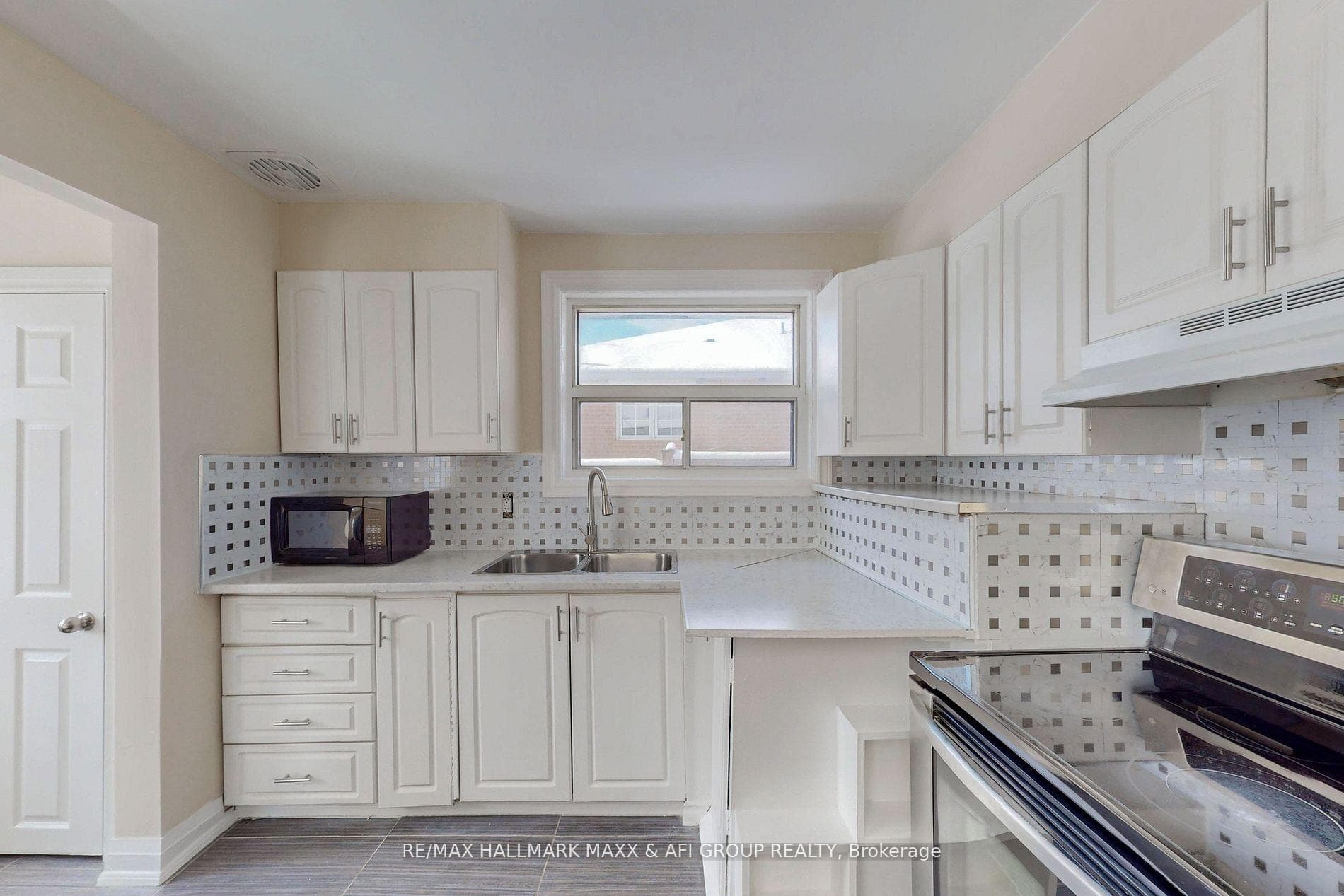 207 Septonne Avenue Unit Main photo 10