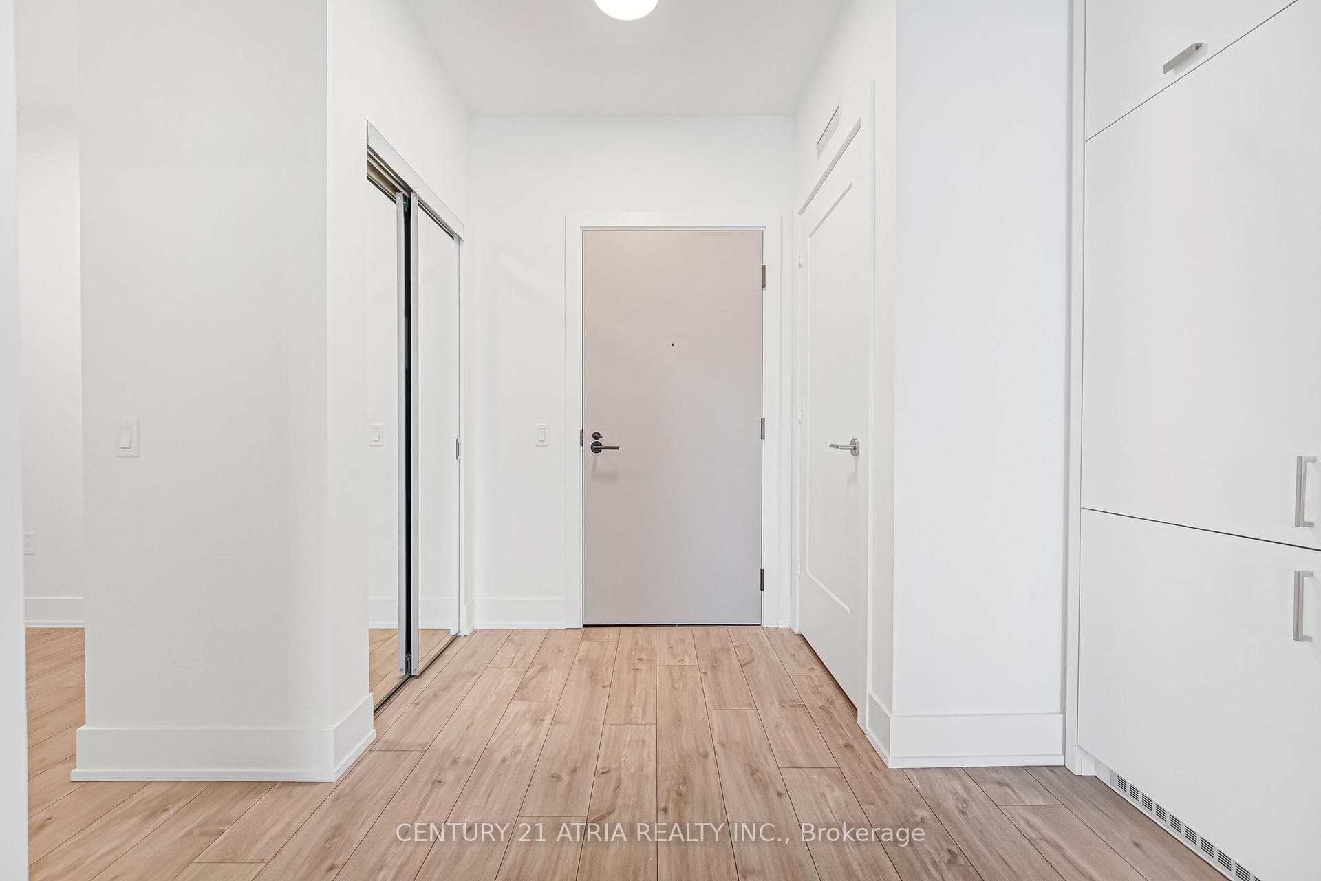 858 Dupont Street Unit 322 photo 4