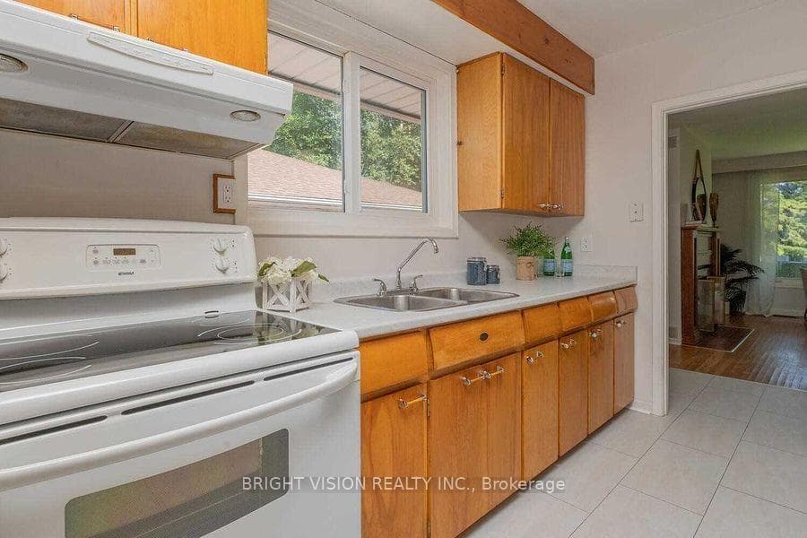 29 Stoney Creek Drive Unit Main photo 8