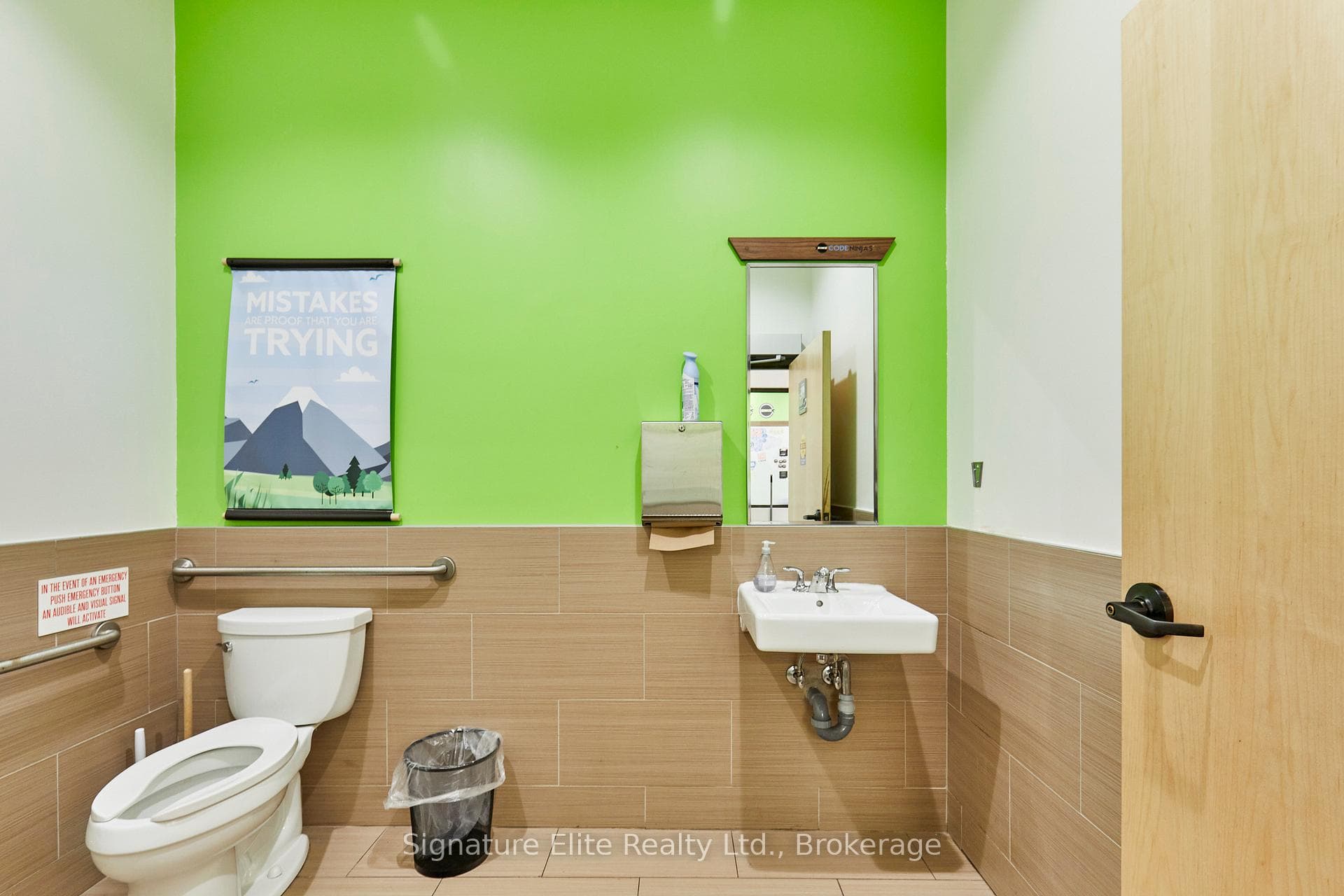 1386 Bayview Avenue Unit 4 photo 16