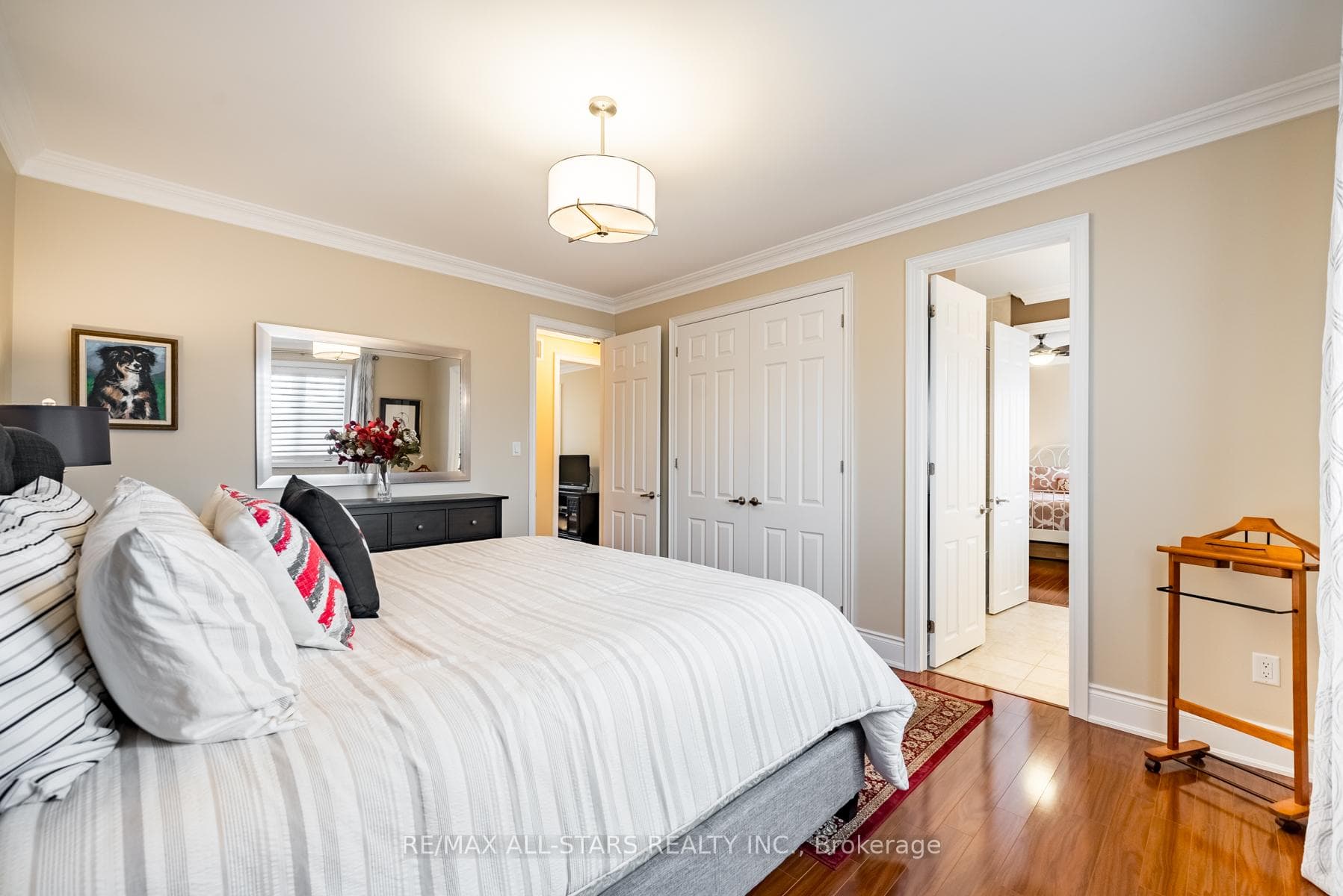 211 Robirwin Street photo 26