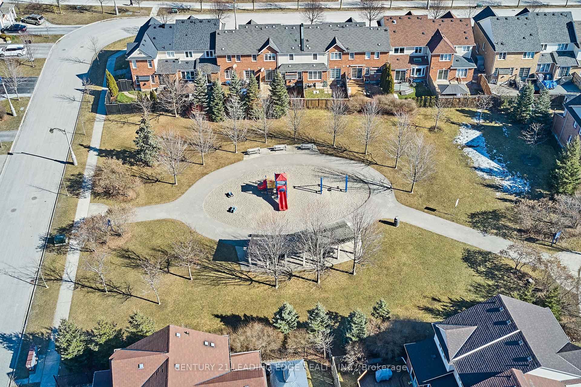 22 Dougherty Crescent photo 36