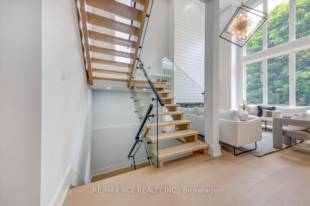 61 Kelsonia Avenue photo 8