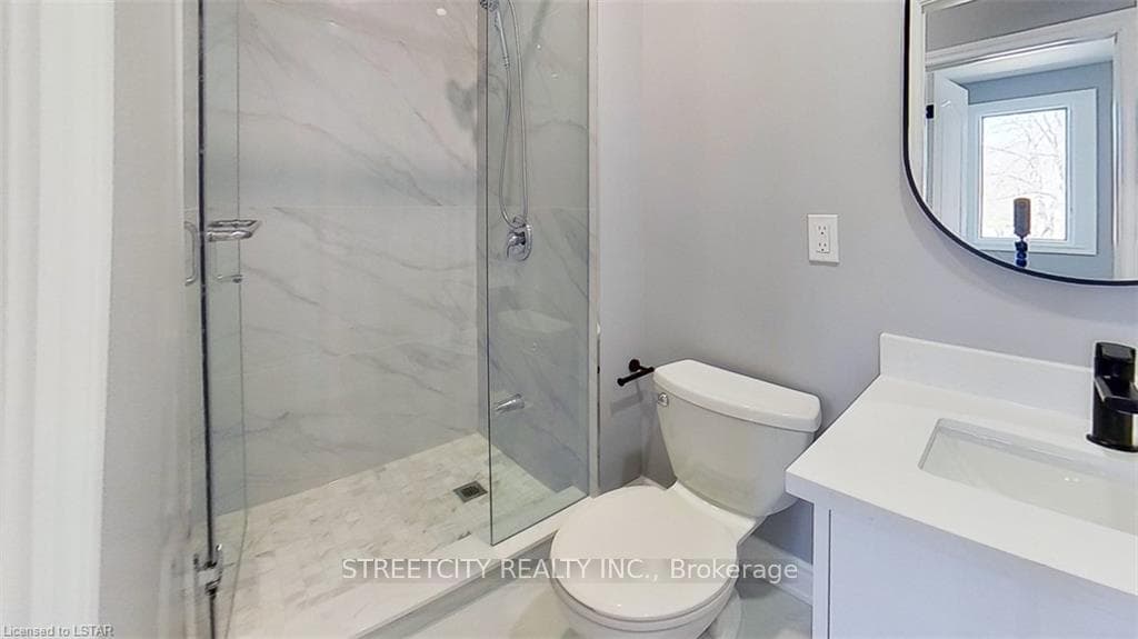 9 Scotchpine Crescent photo 36