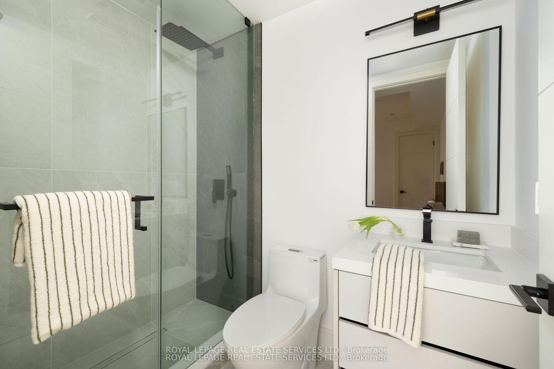237 Bedford Park Avenue photo 27