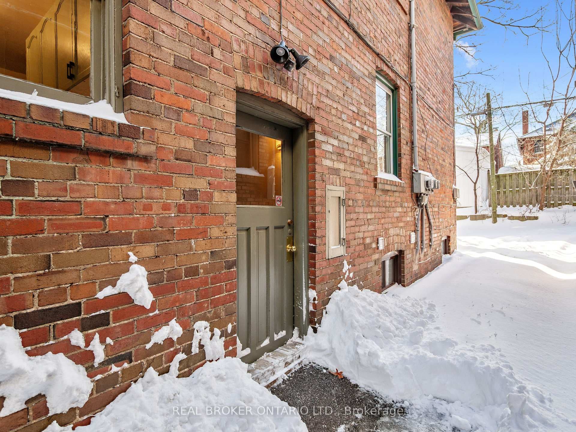 78 Glen Manor Drive Unit Lower photo 2