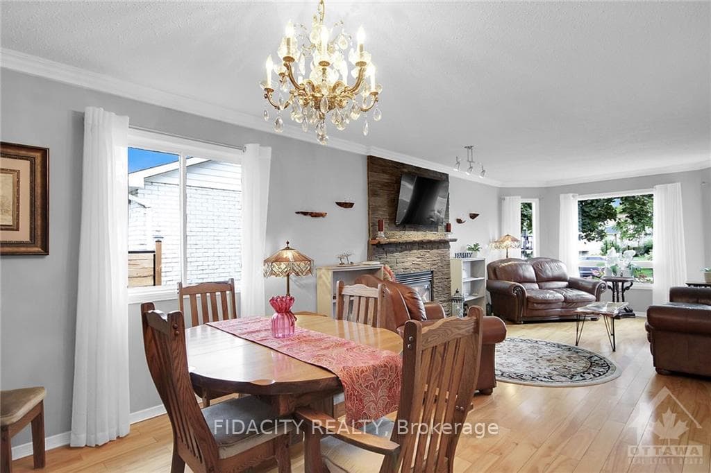 14 GARDEN Avenue photo 8