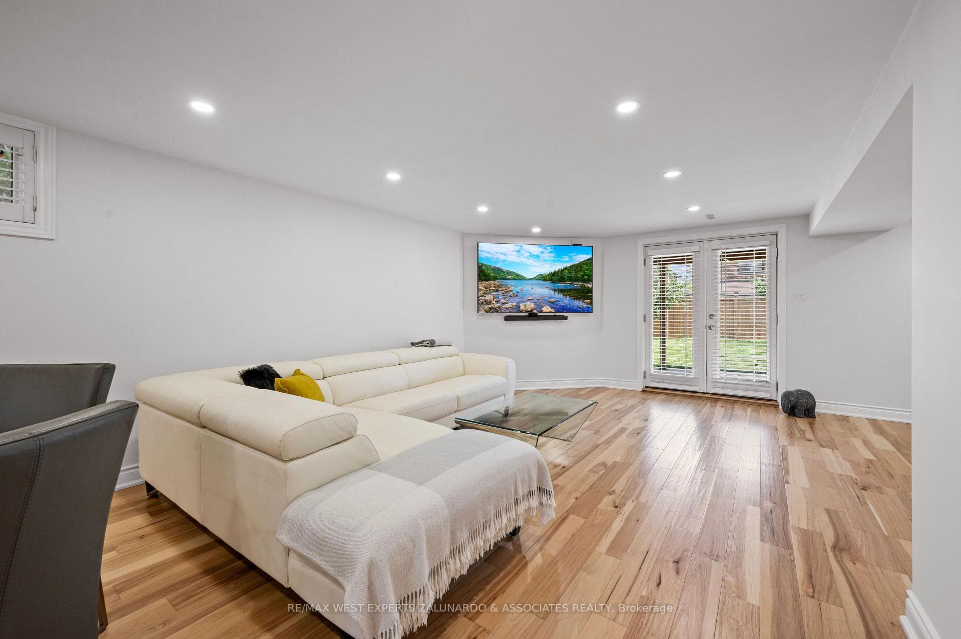 202 Meadows Boulevard photo 29