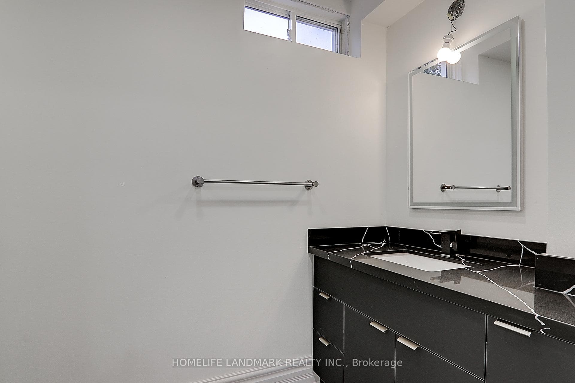 24 Vandermeer Drive photo 37