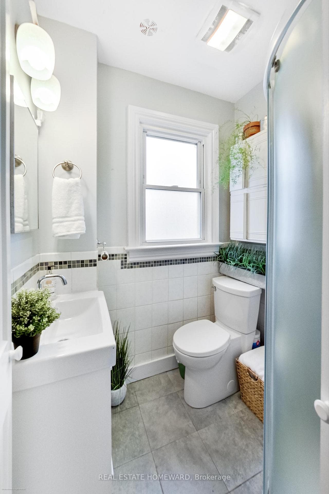 154 Oakcrest Avenue photo 17