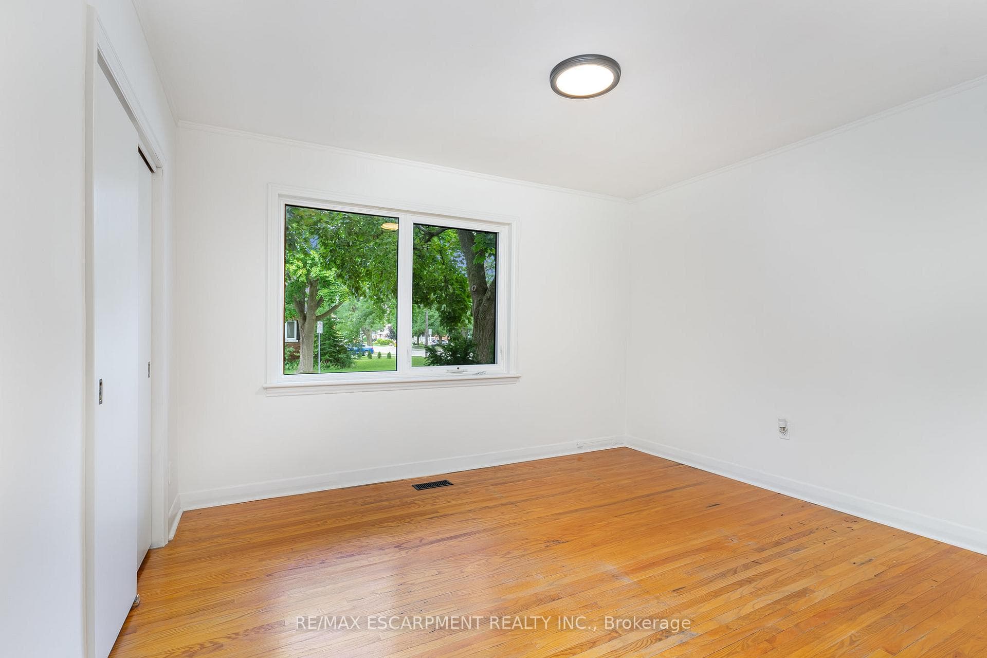 40 Robroy Avenue photo 18