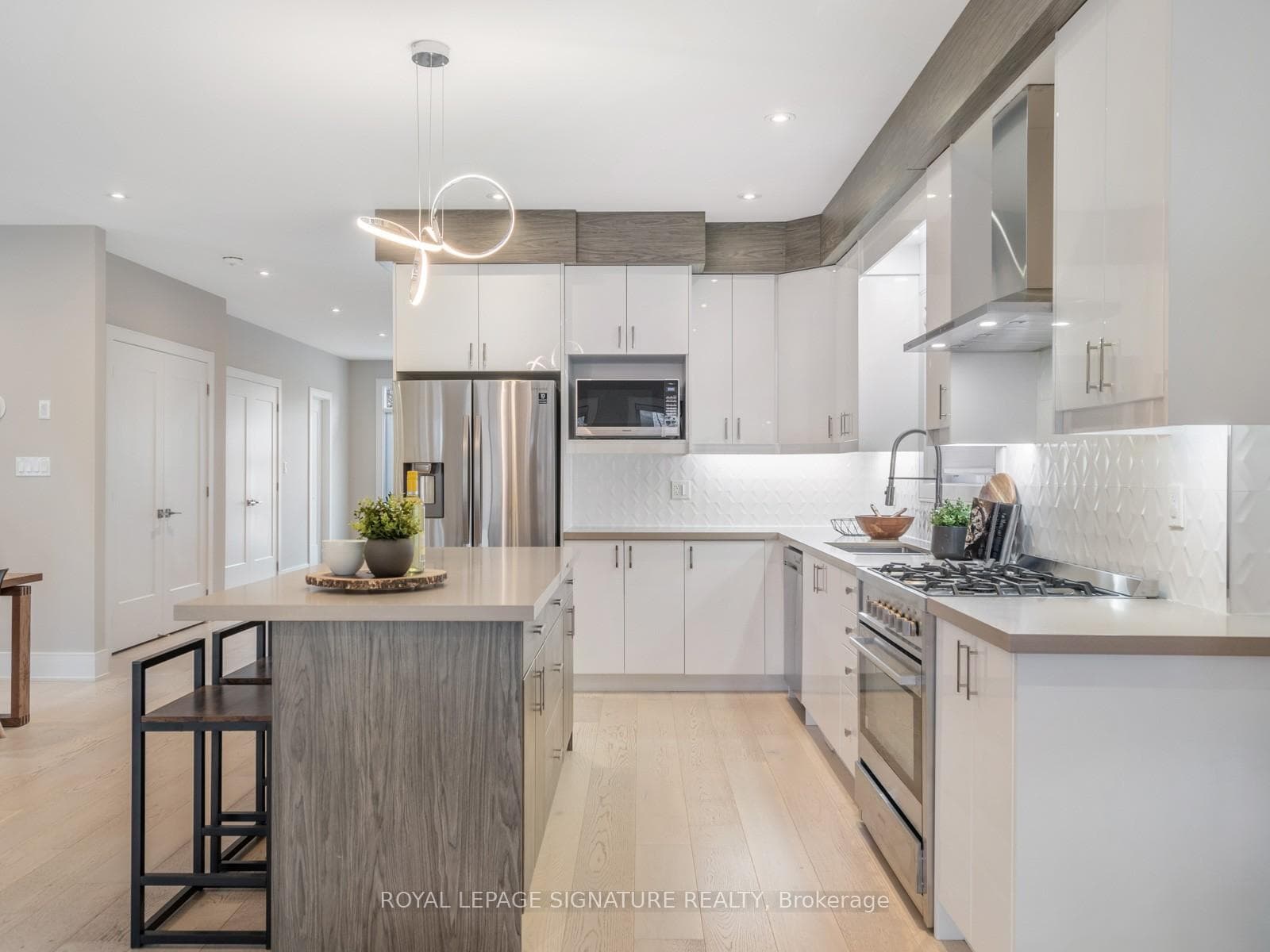 573A Kennedy Road photo 5