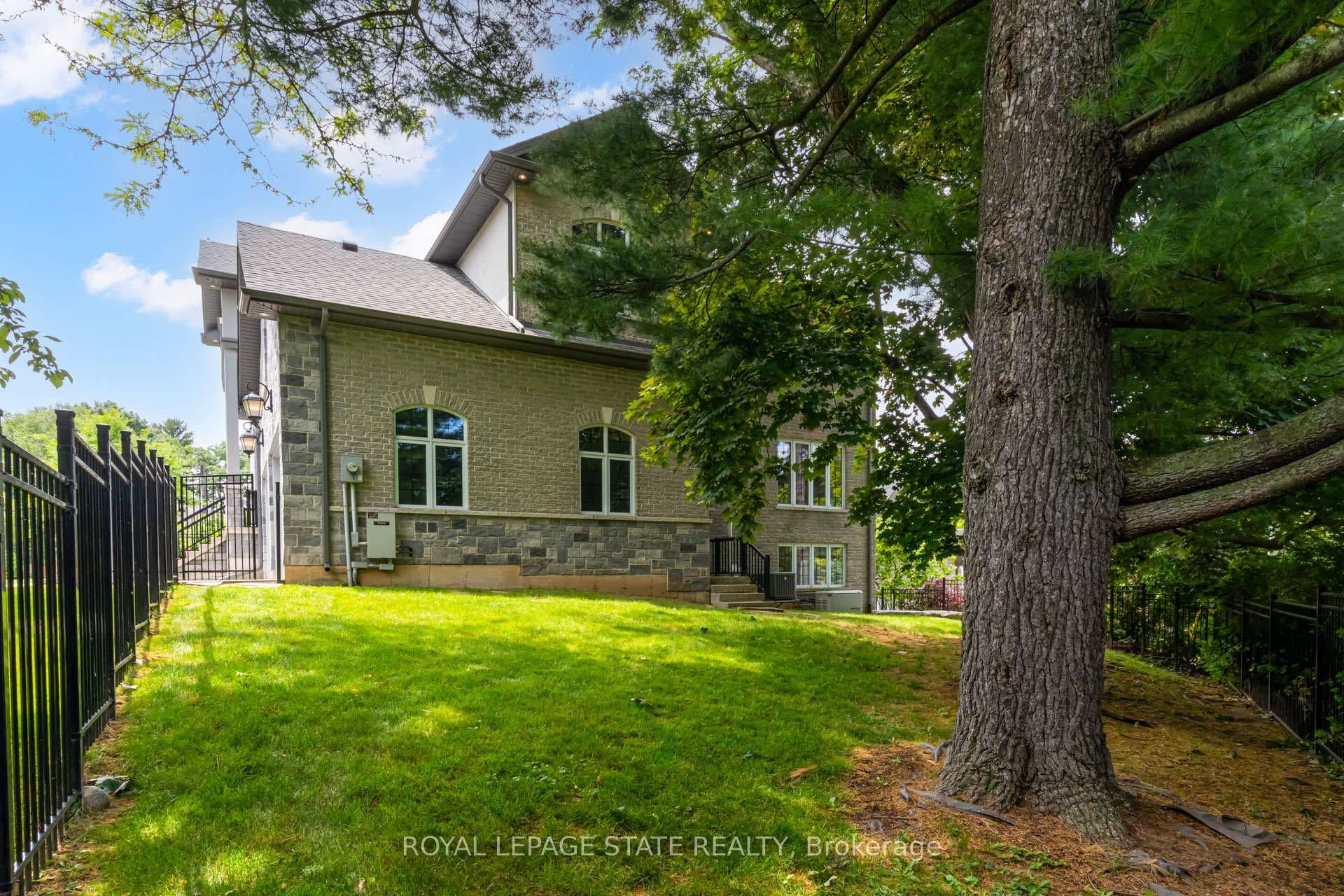 175 Oakhill Place photo 50