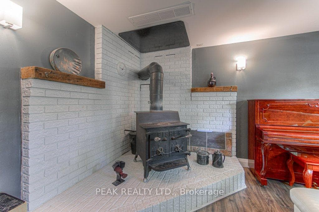 6 Hastings Court photo 33