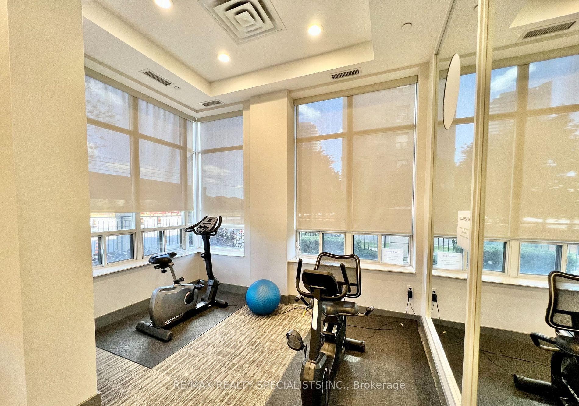 55 Strathaven Drive Unit 707 photo 17