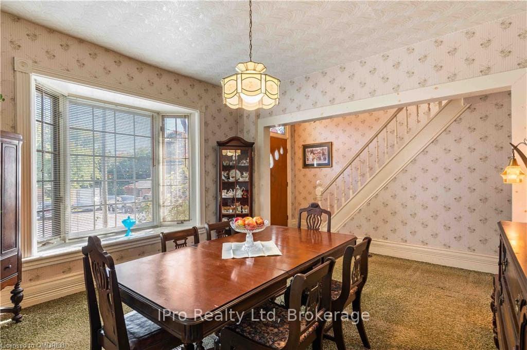 16 LEESON ST S Street photo 23