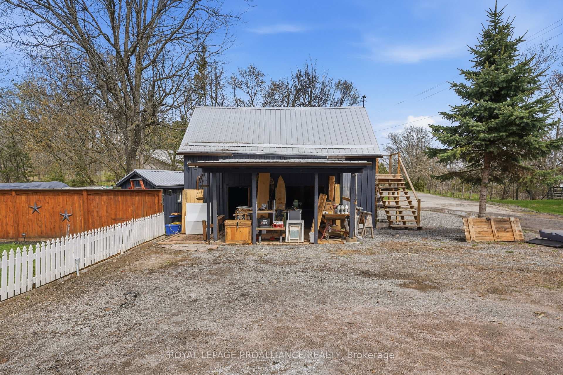 154 St Lawrence Street photo 41