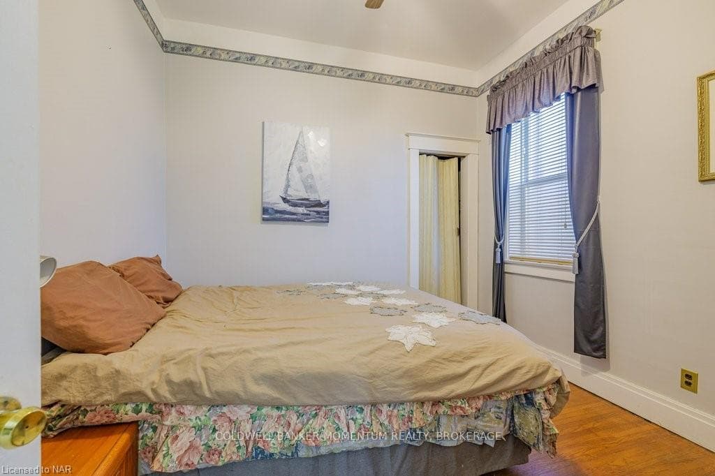 4667 SIXTH Avenue photo 20