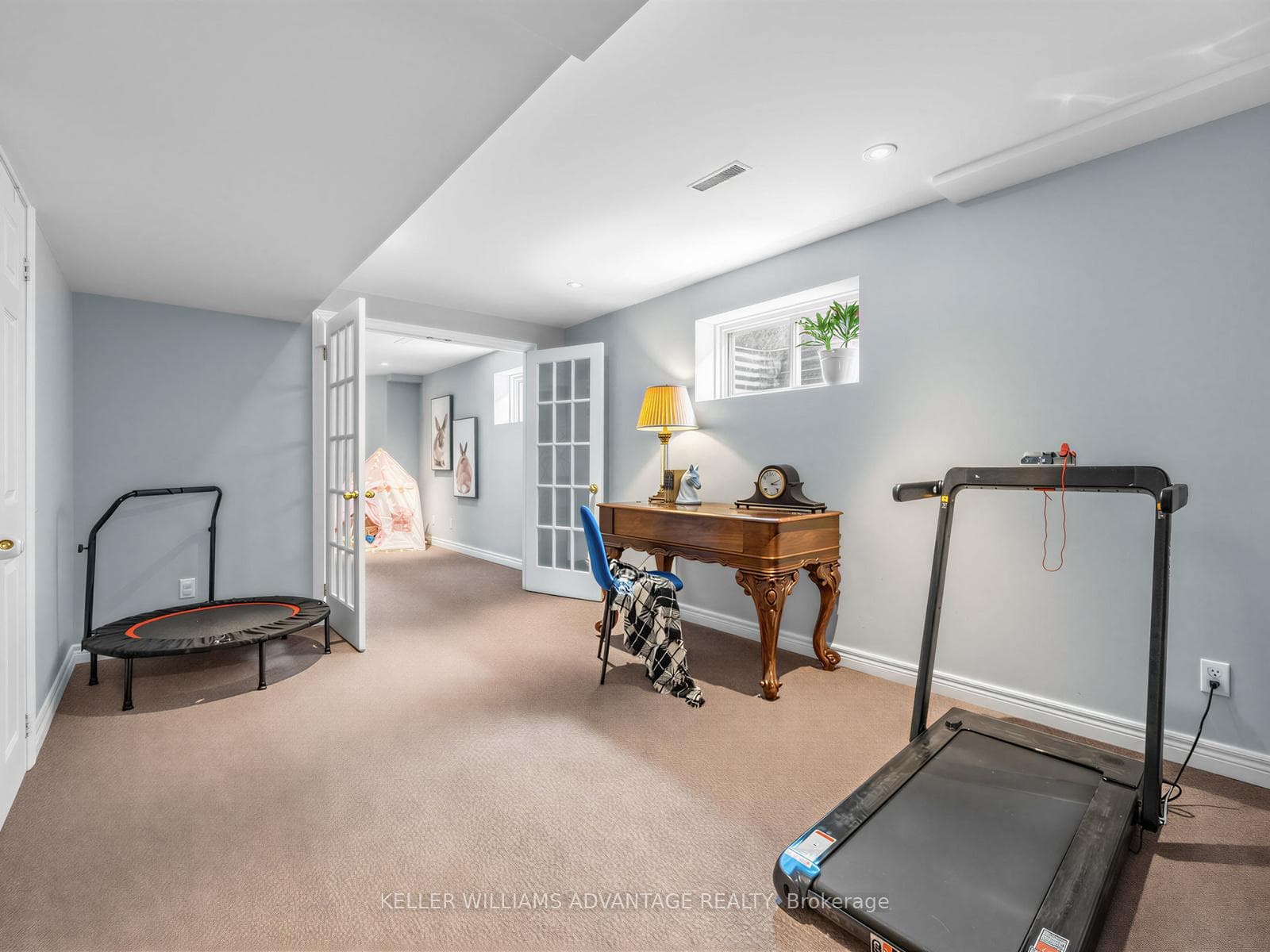 98 Coalport Drive photo 27